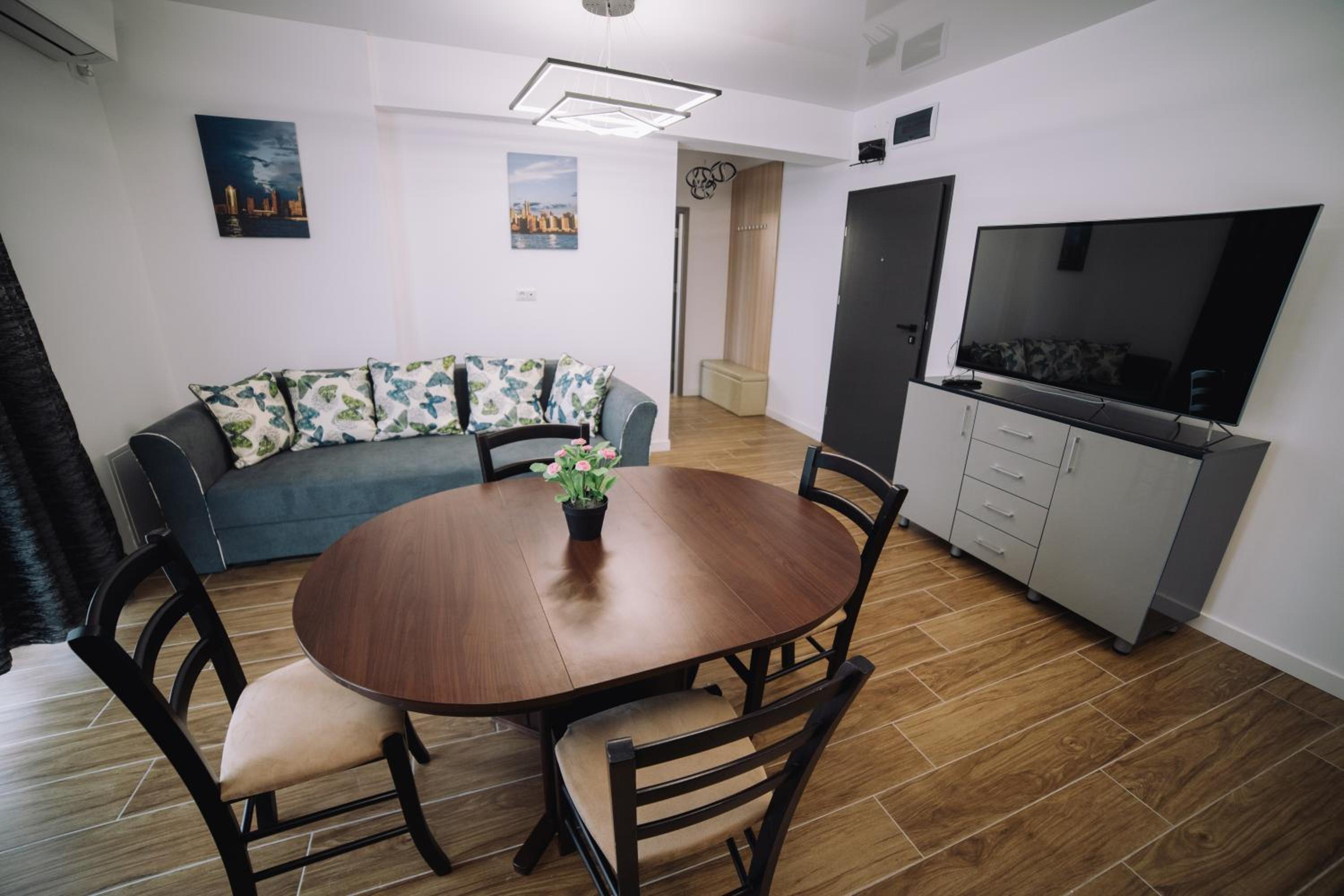 One-Bedroom Apartment with Sea View