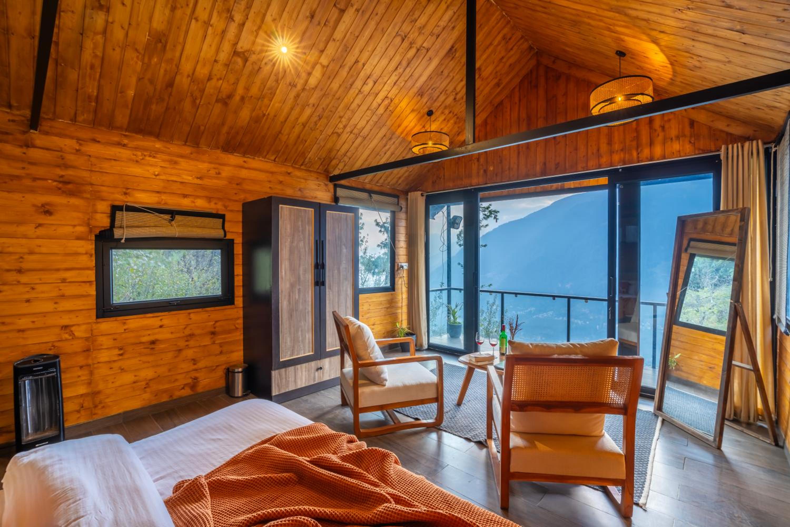 Family Room With Mountain View photo 1