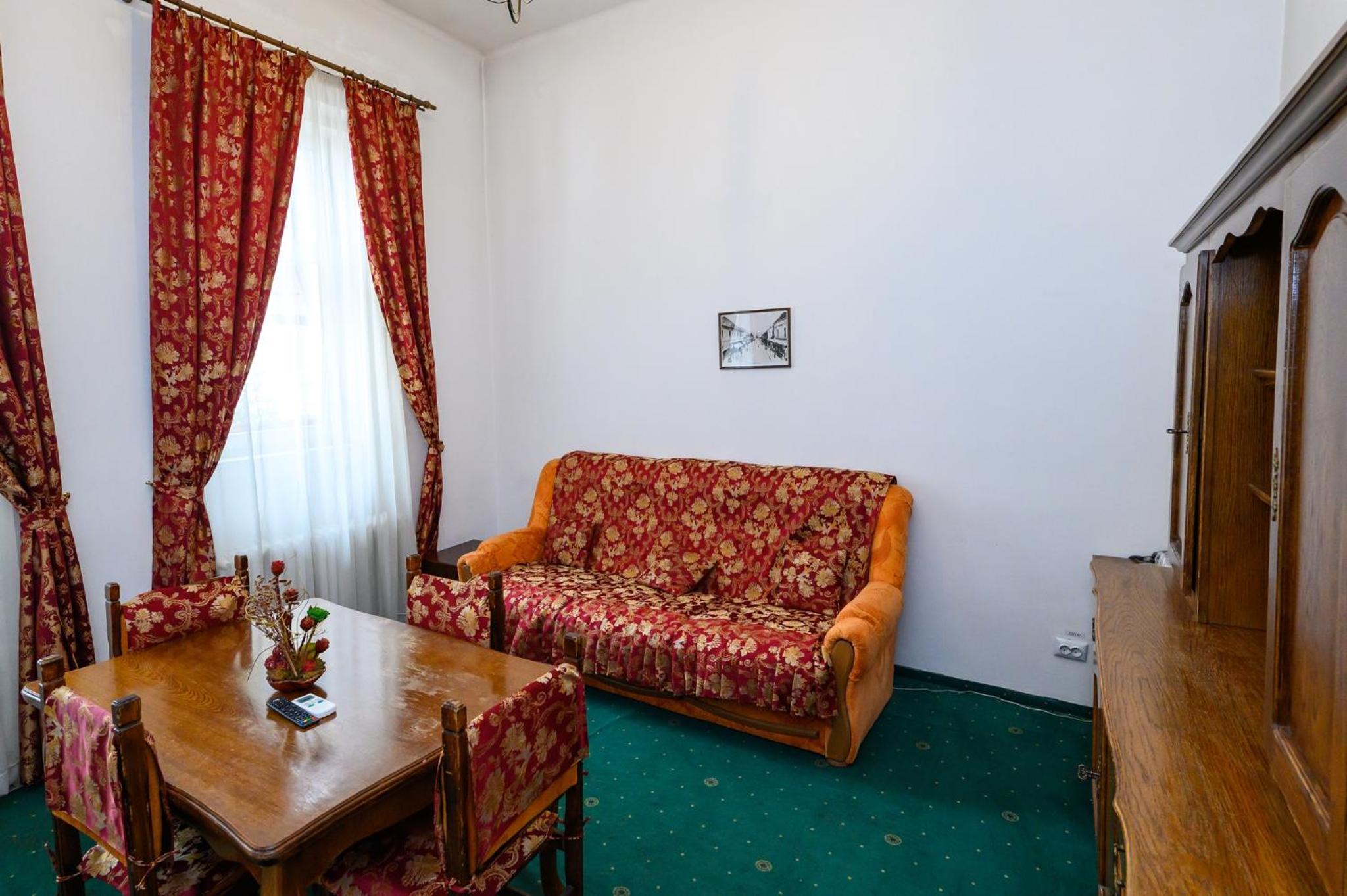 Suite - Photo 7