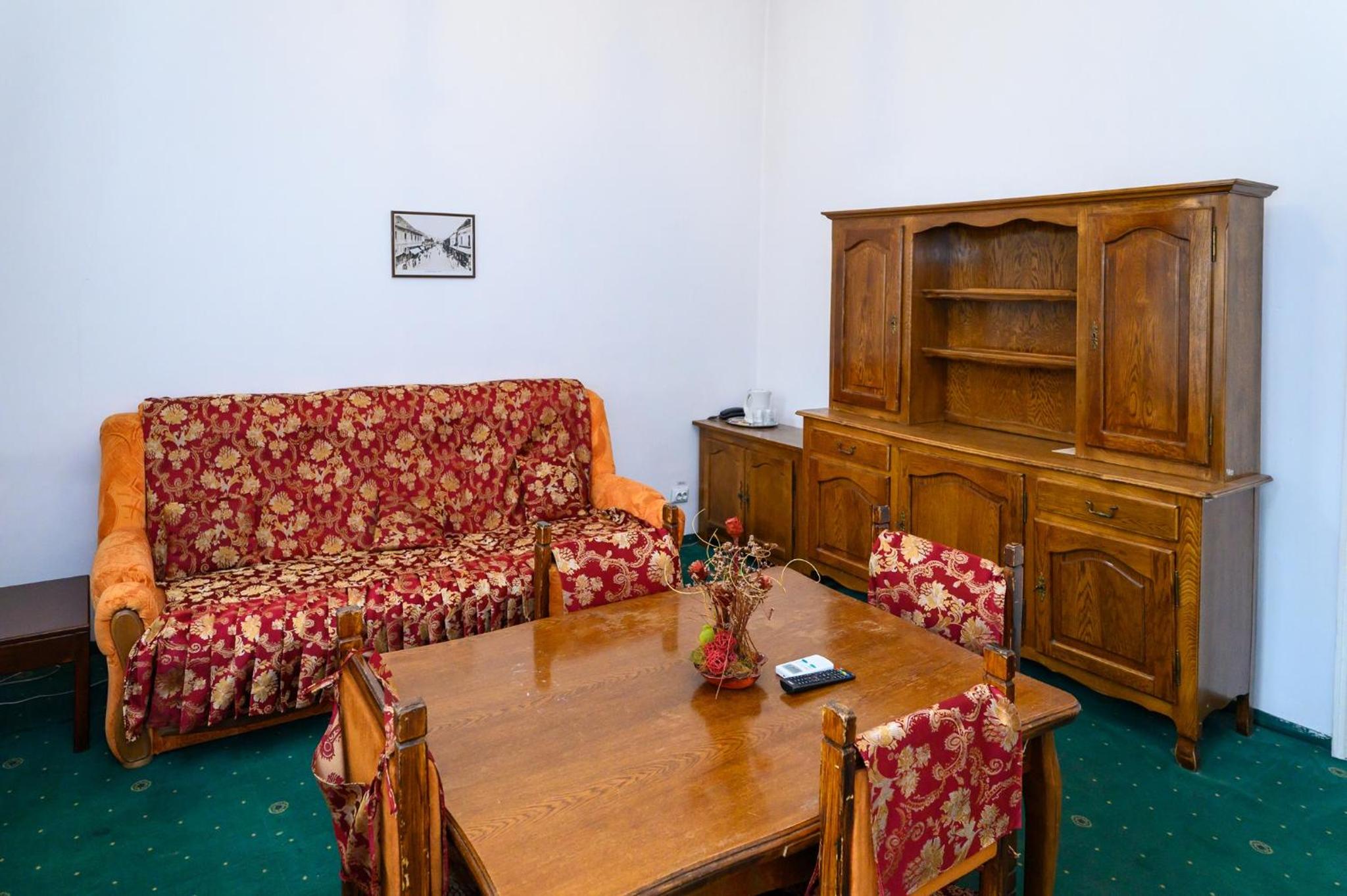 Suite - Photo 8