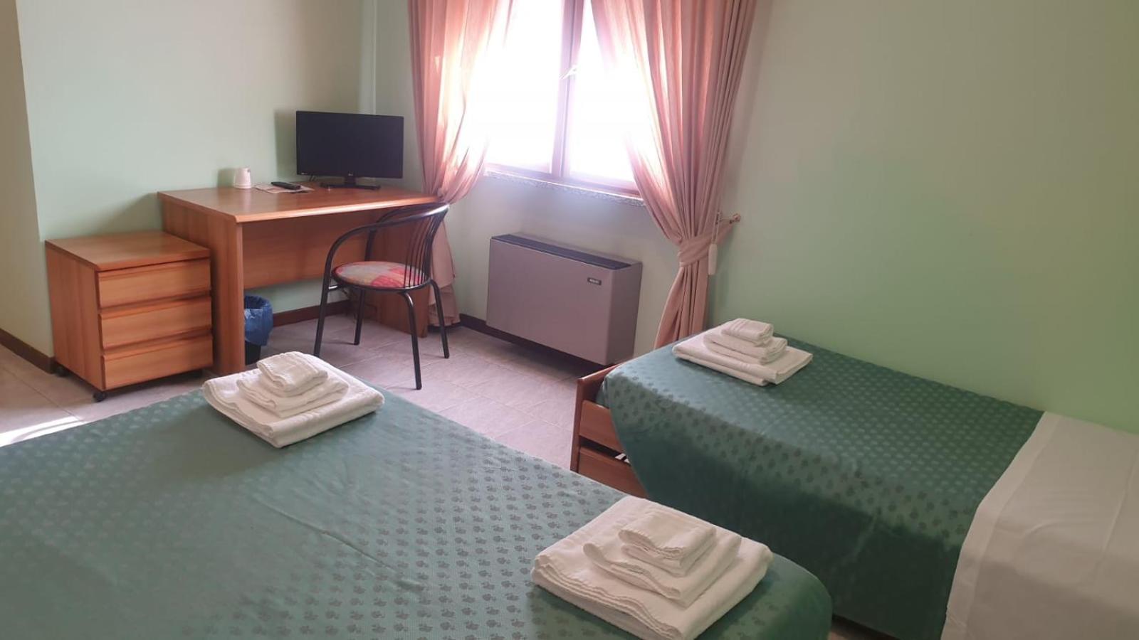 Triple Room with Private Bathroom photo 3