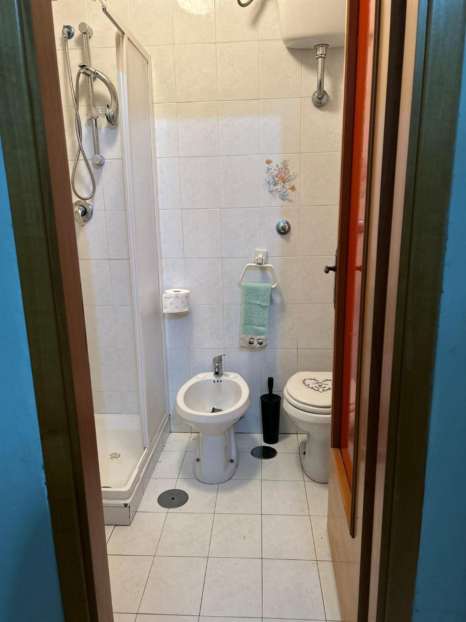 Economy Triple Room With Shared Bathroom photo 3