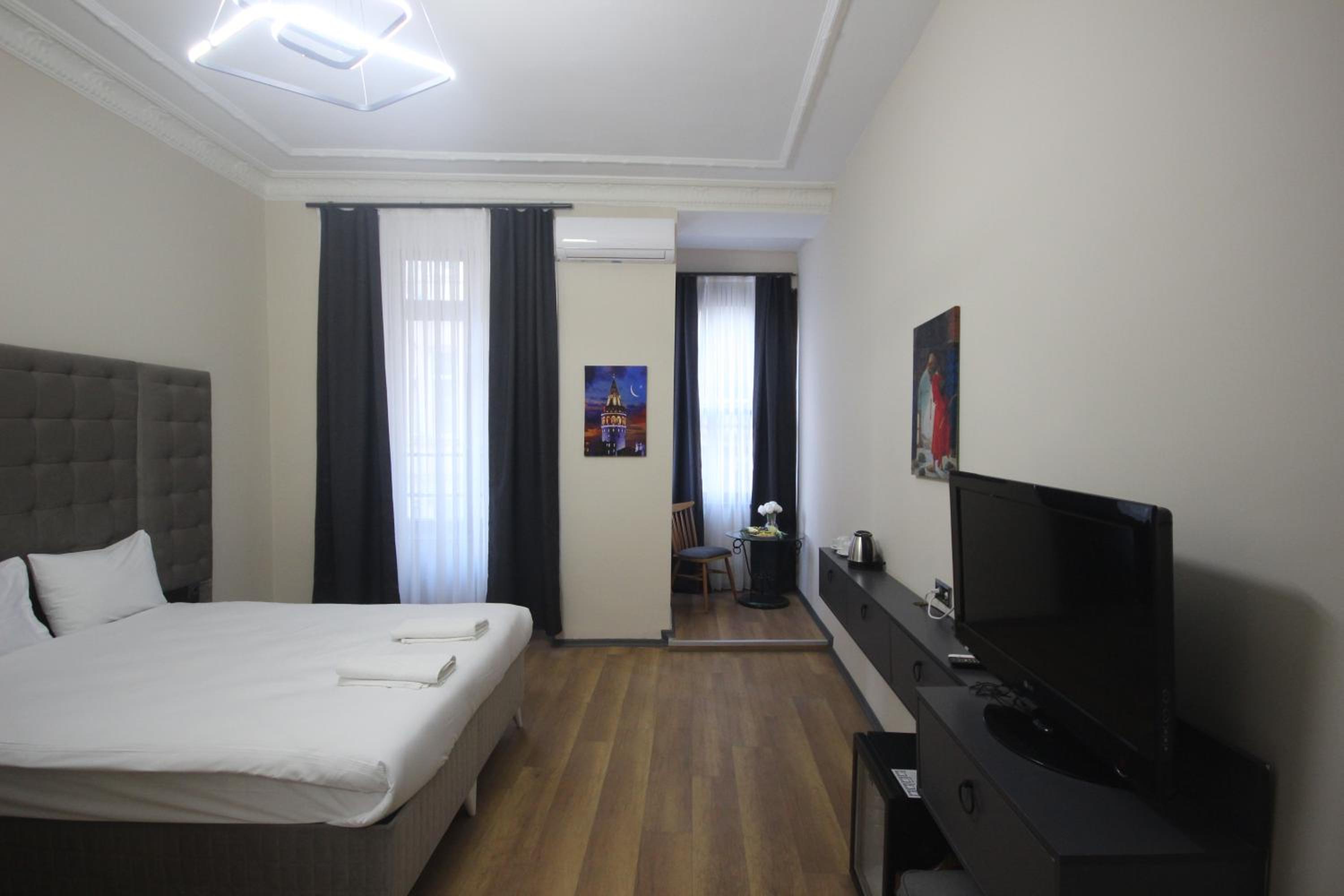 Standard Double Room photo 3