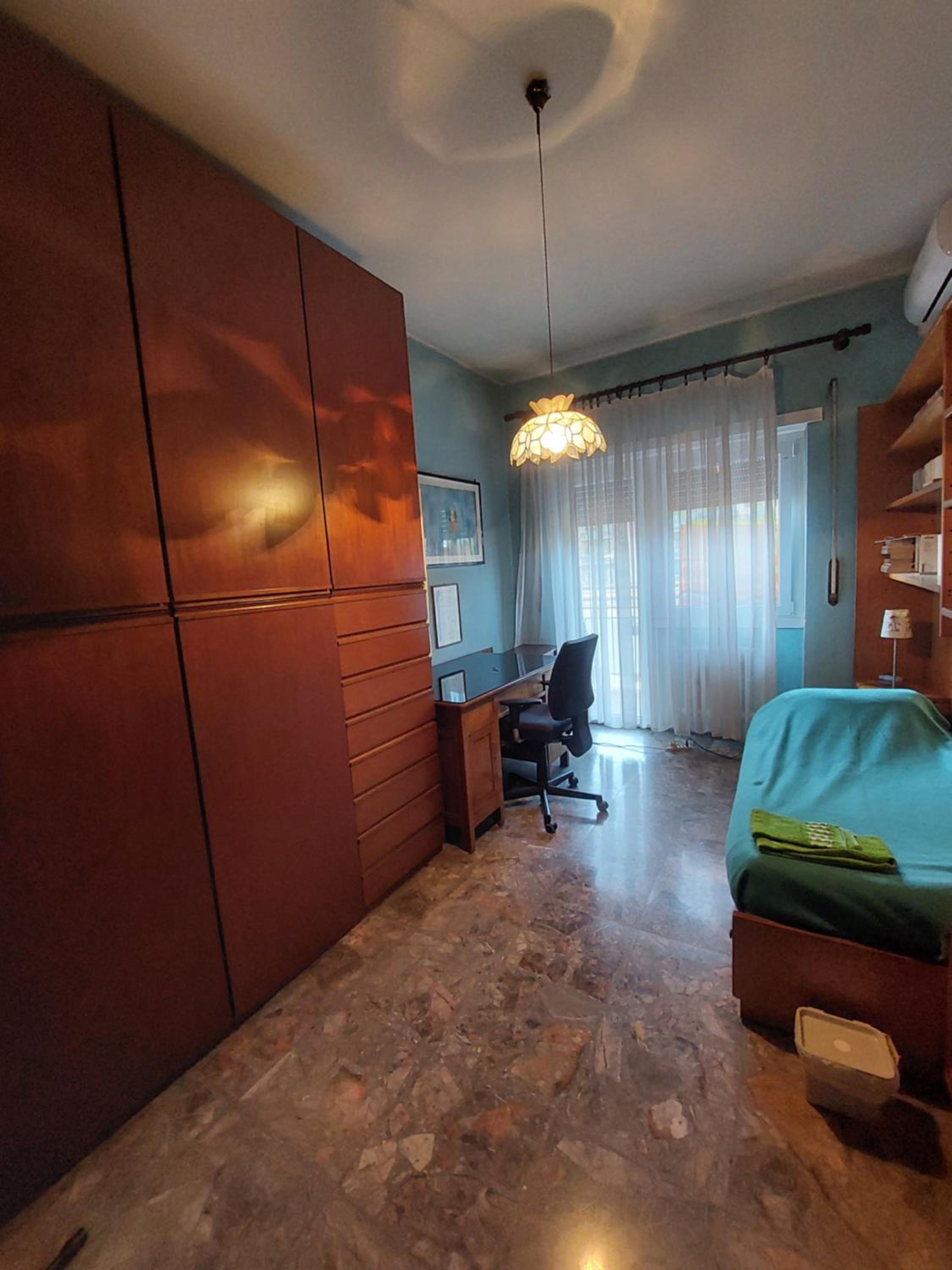 Large Single Room