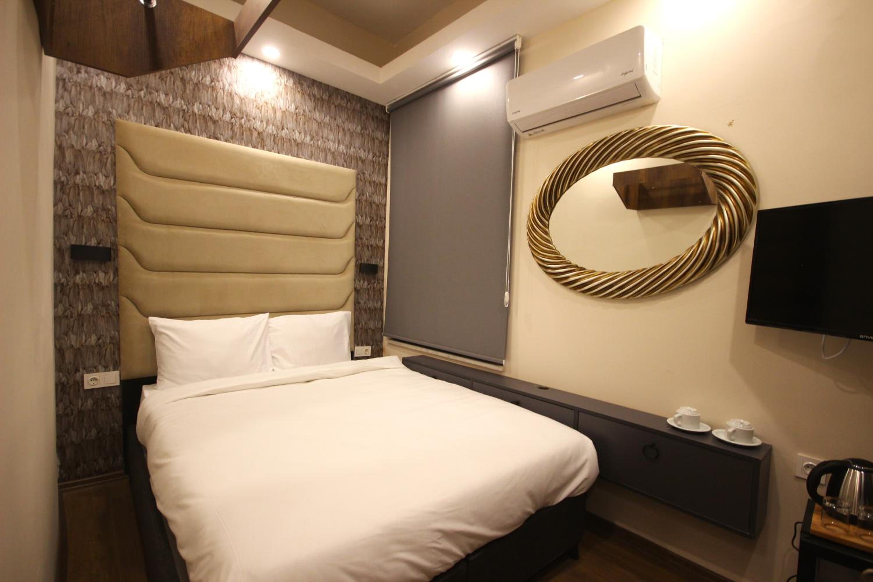 Economy Double Room photo 1