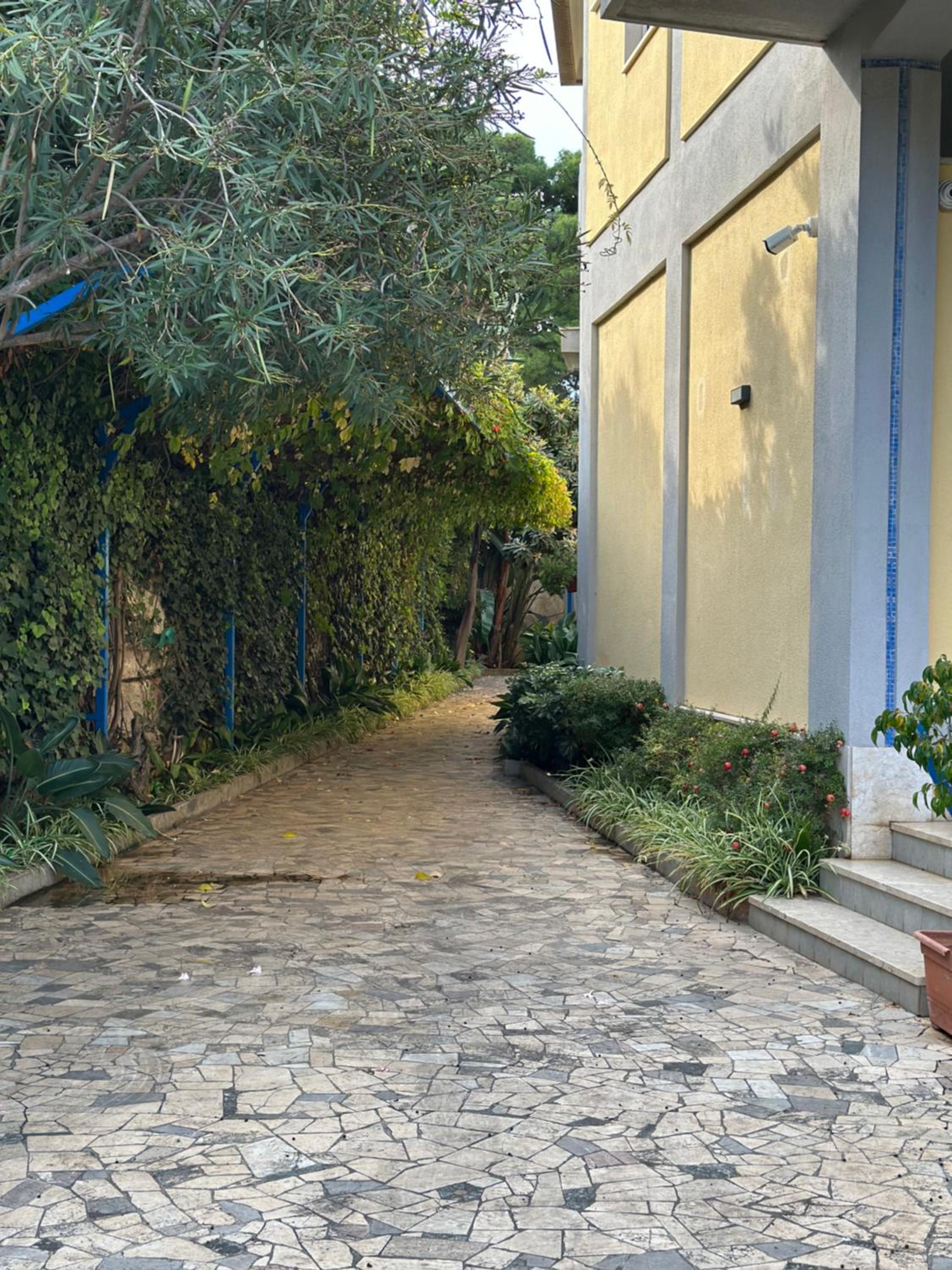Villa photo 3
