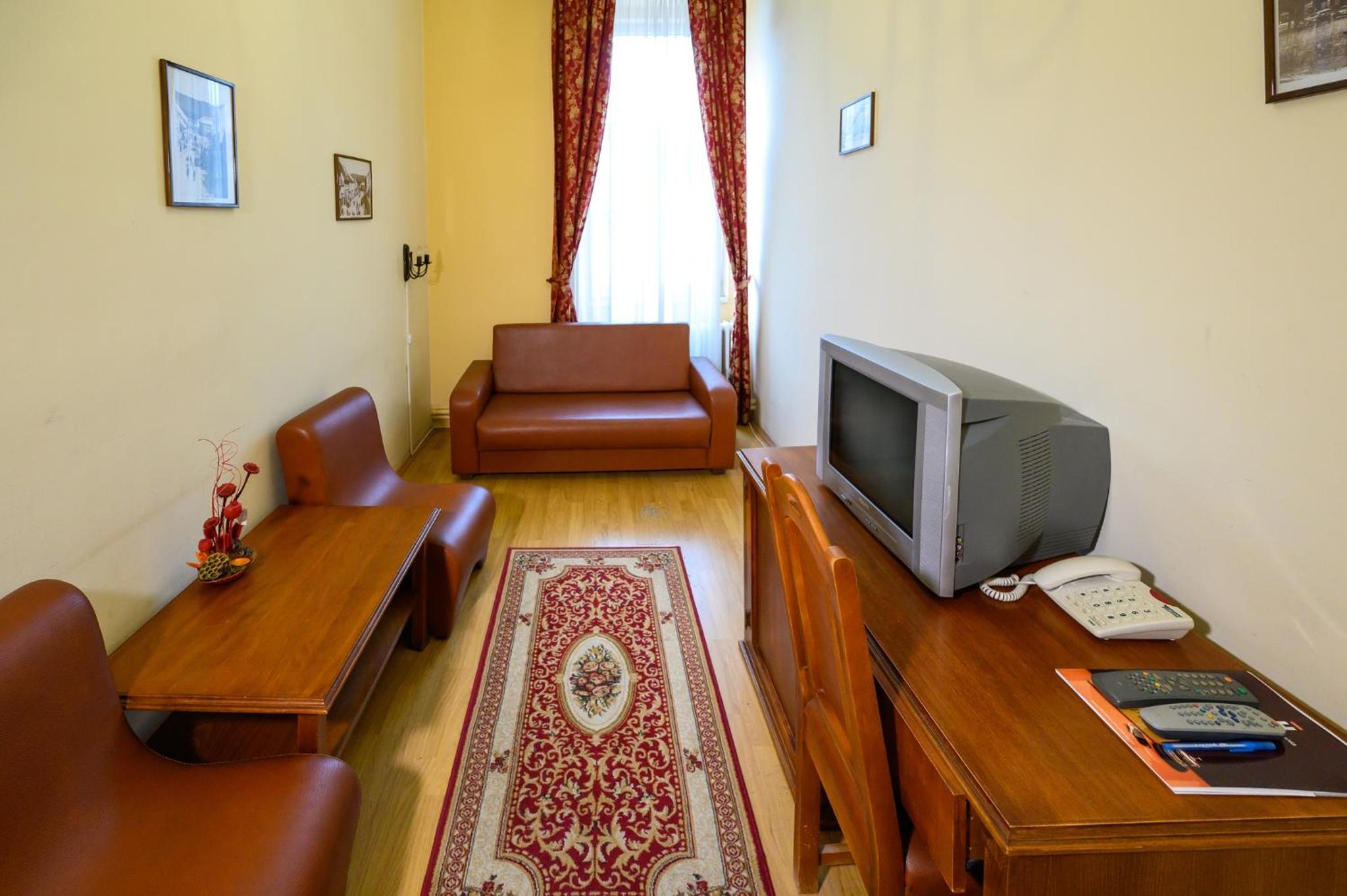 Suite - Photo 9