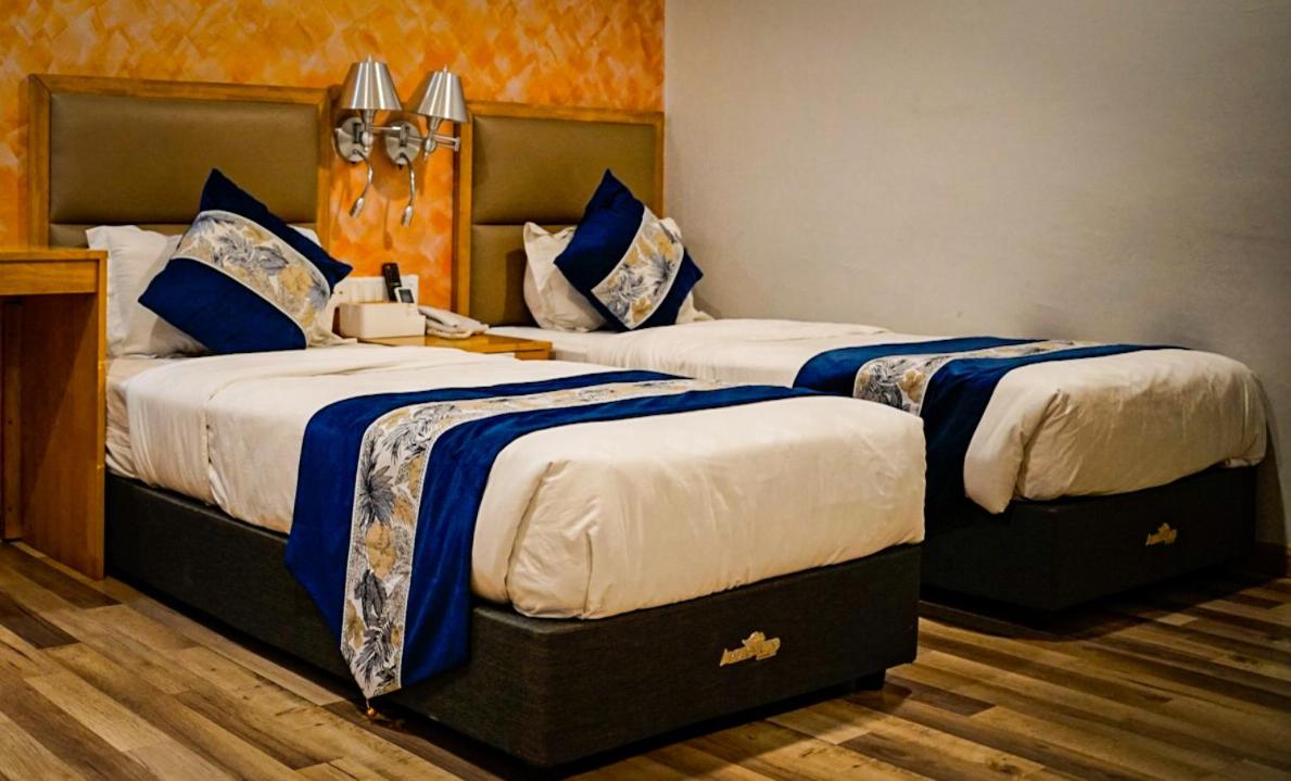 Standard Twin Room - Photo 1