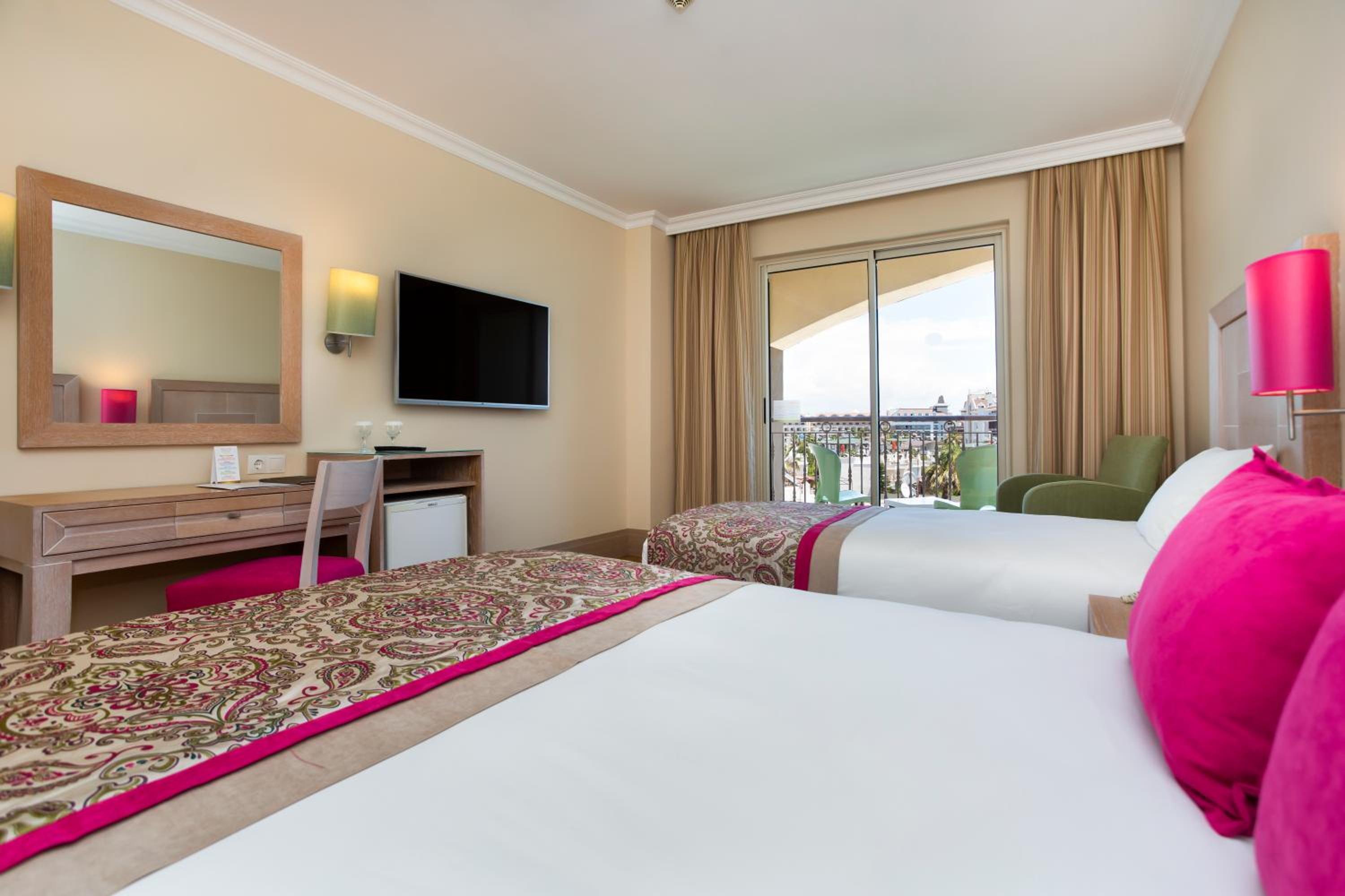 Triple Land View Room thumbnail 5