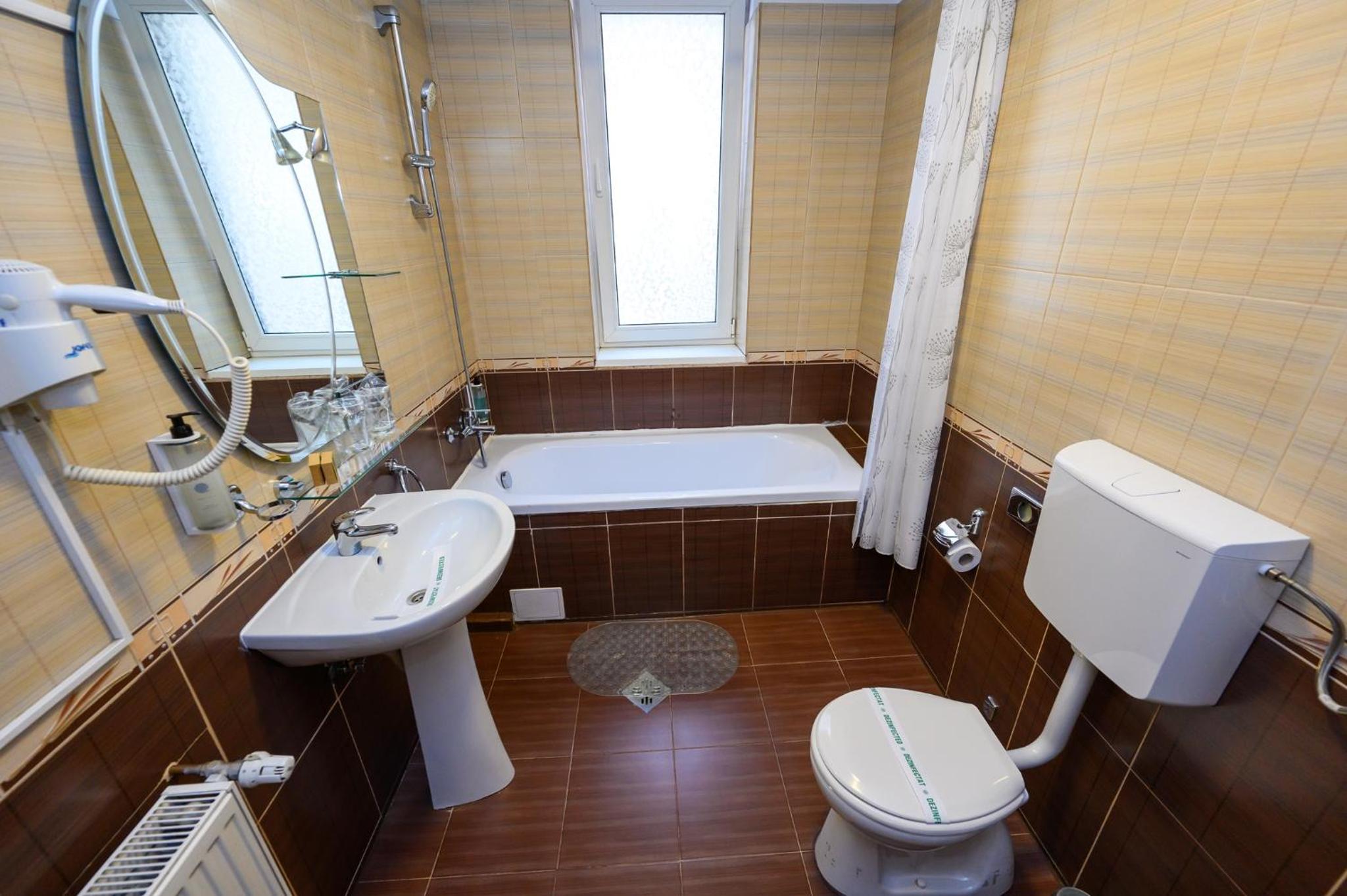 Double Room - Photo 3