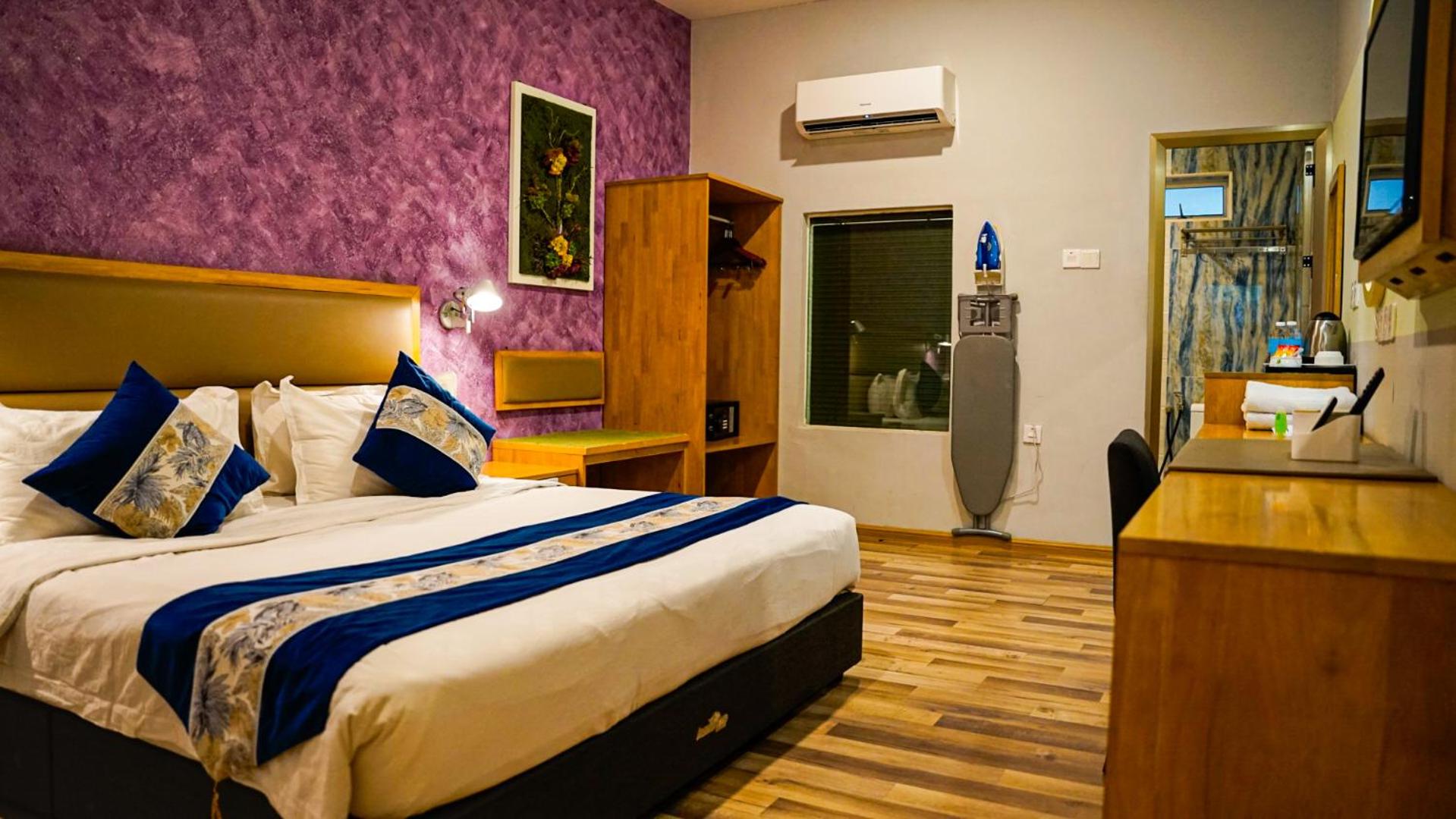 VIP King Room photo 2