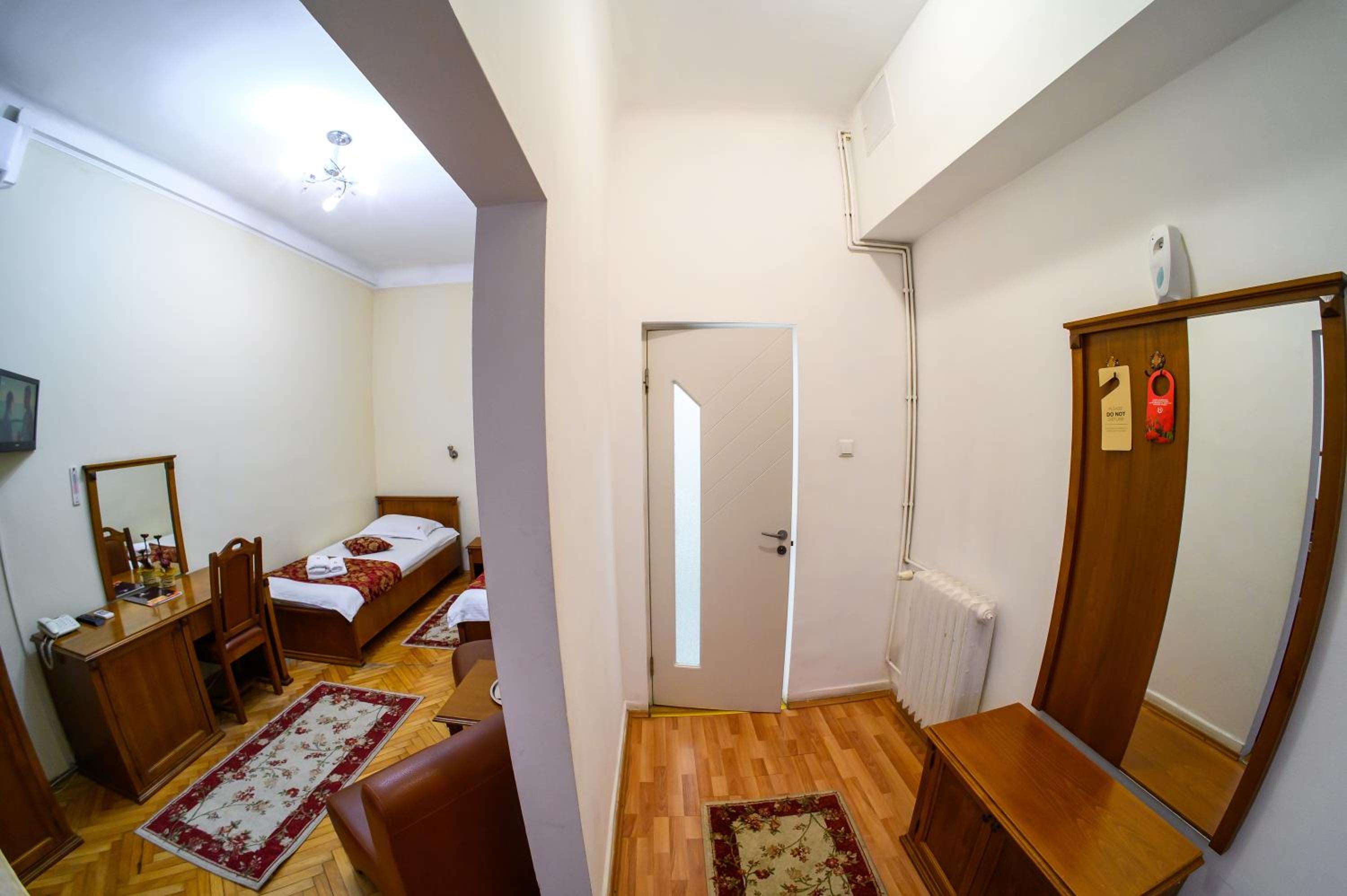 Superior Double or Twin Room - Photo 13