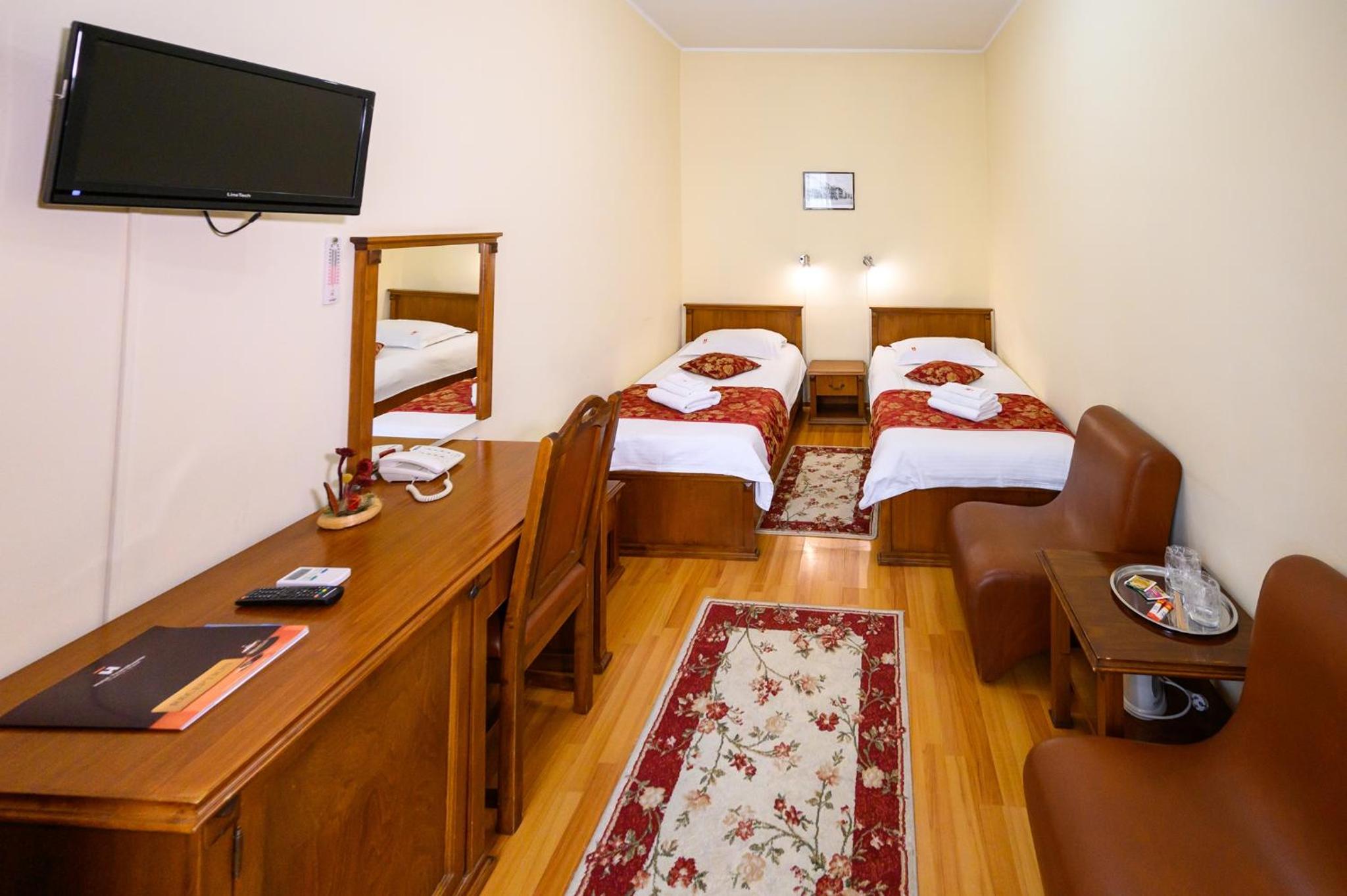 Superior Double or Twin Room - Photo 15
