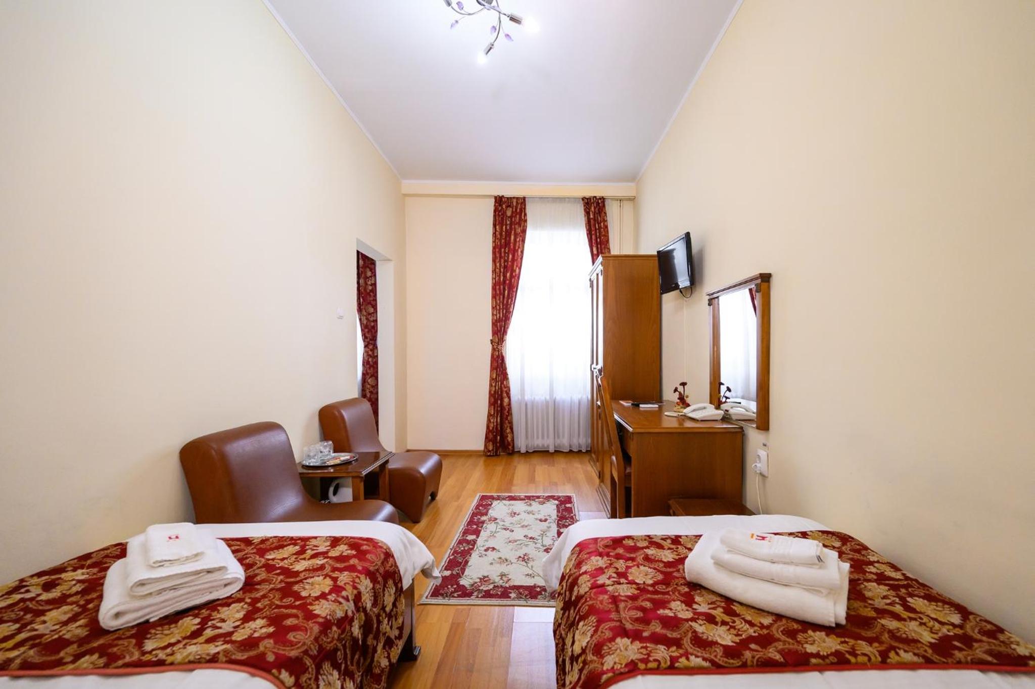Superior Double or Twin Room - Photo 16