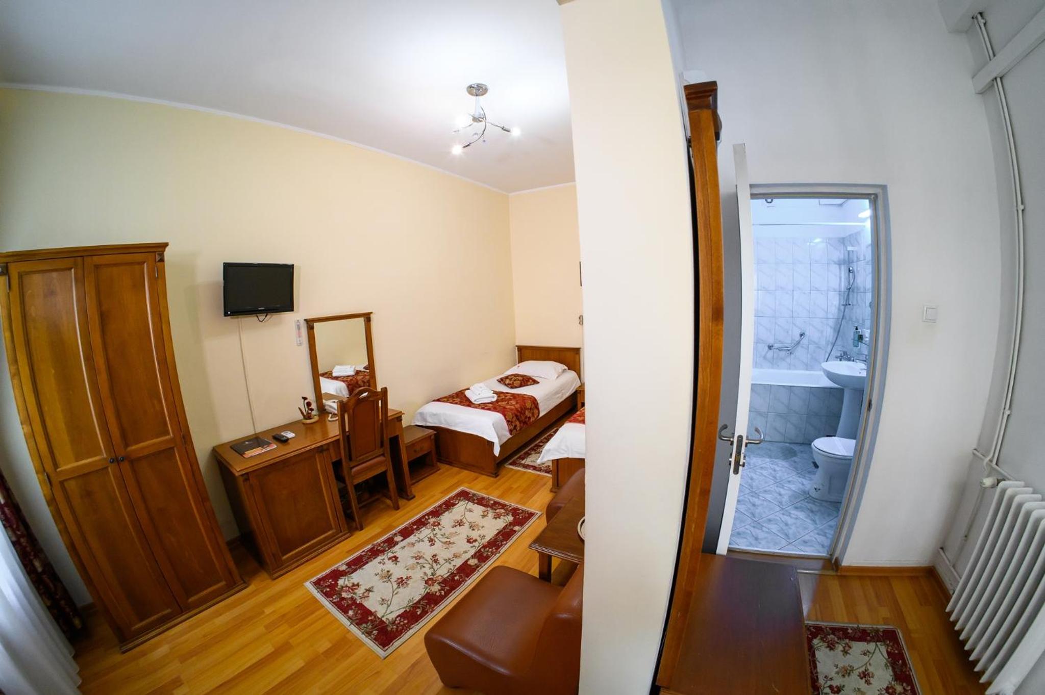 Superior Double or Twin Room - Photo 17