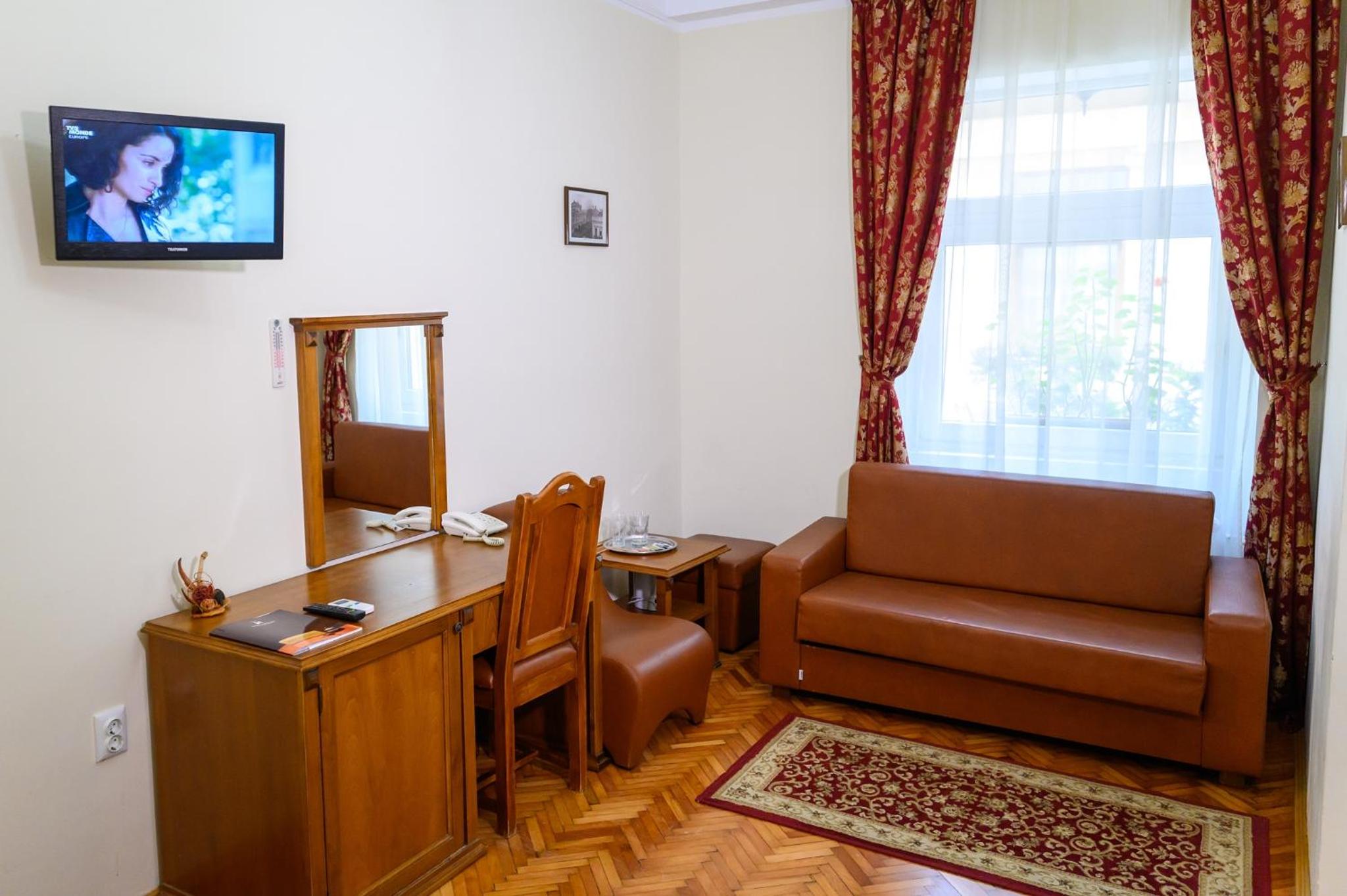 Superior Double or Twin Room - Photo 20