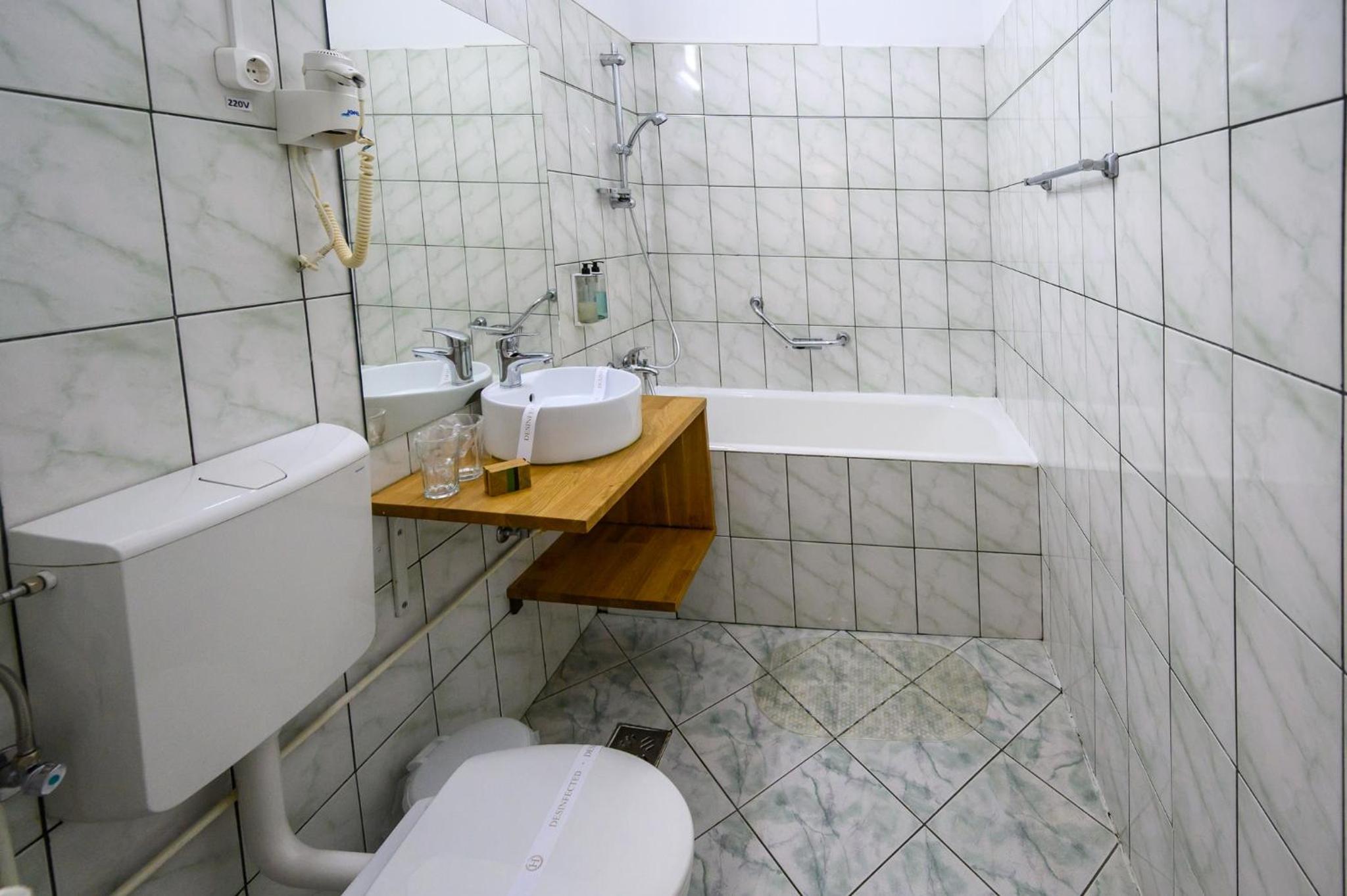Superior Double or Twin Room - Photo 9