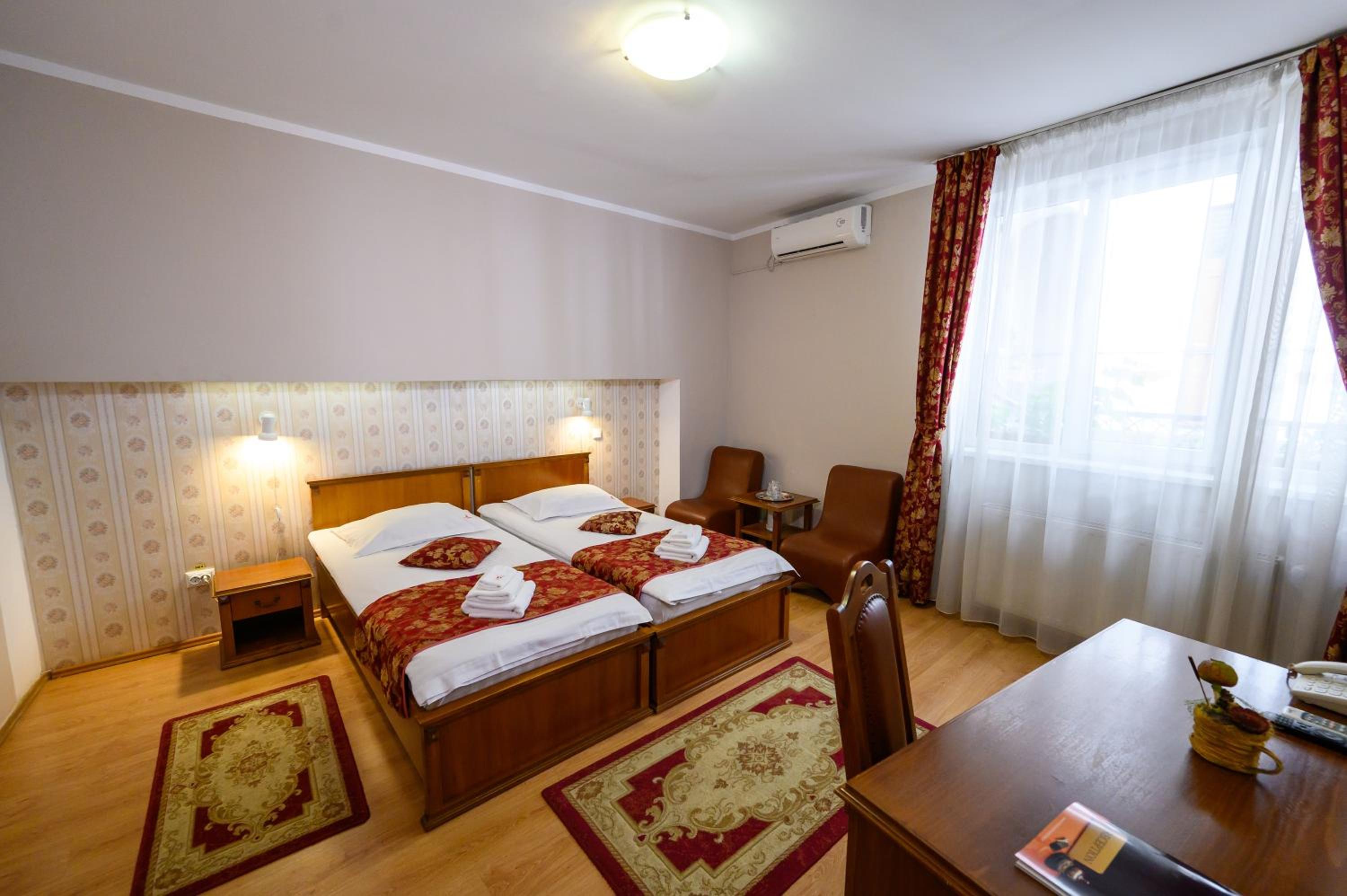 Superior Double or Twin Room - Photo 4