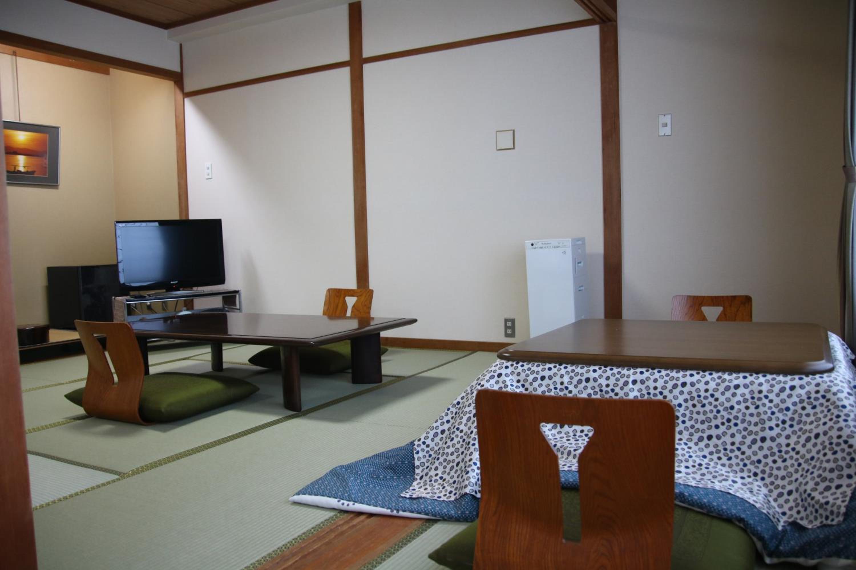 Large Twin Room photo 3