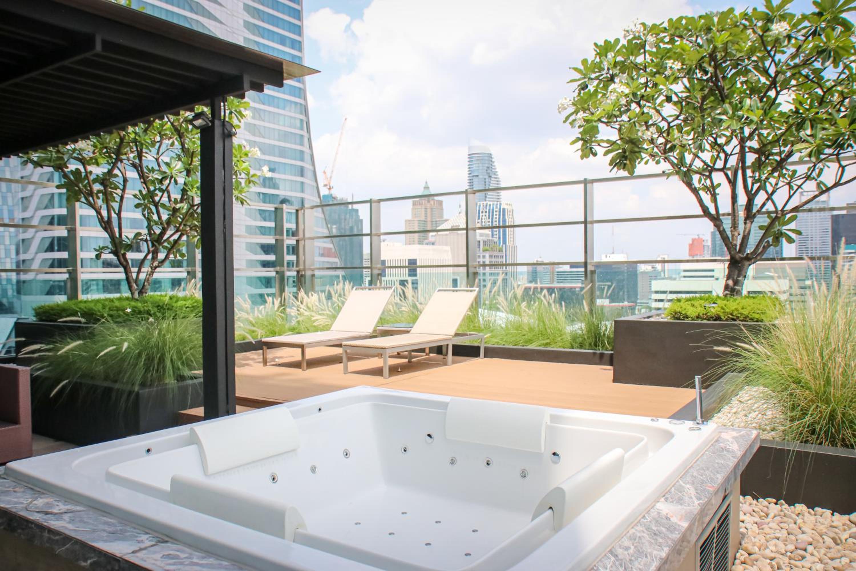 Lotus Suite with Sky Porch thumbnail 5