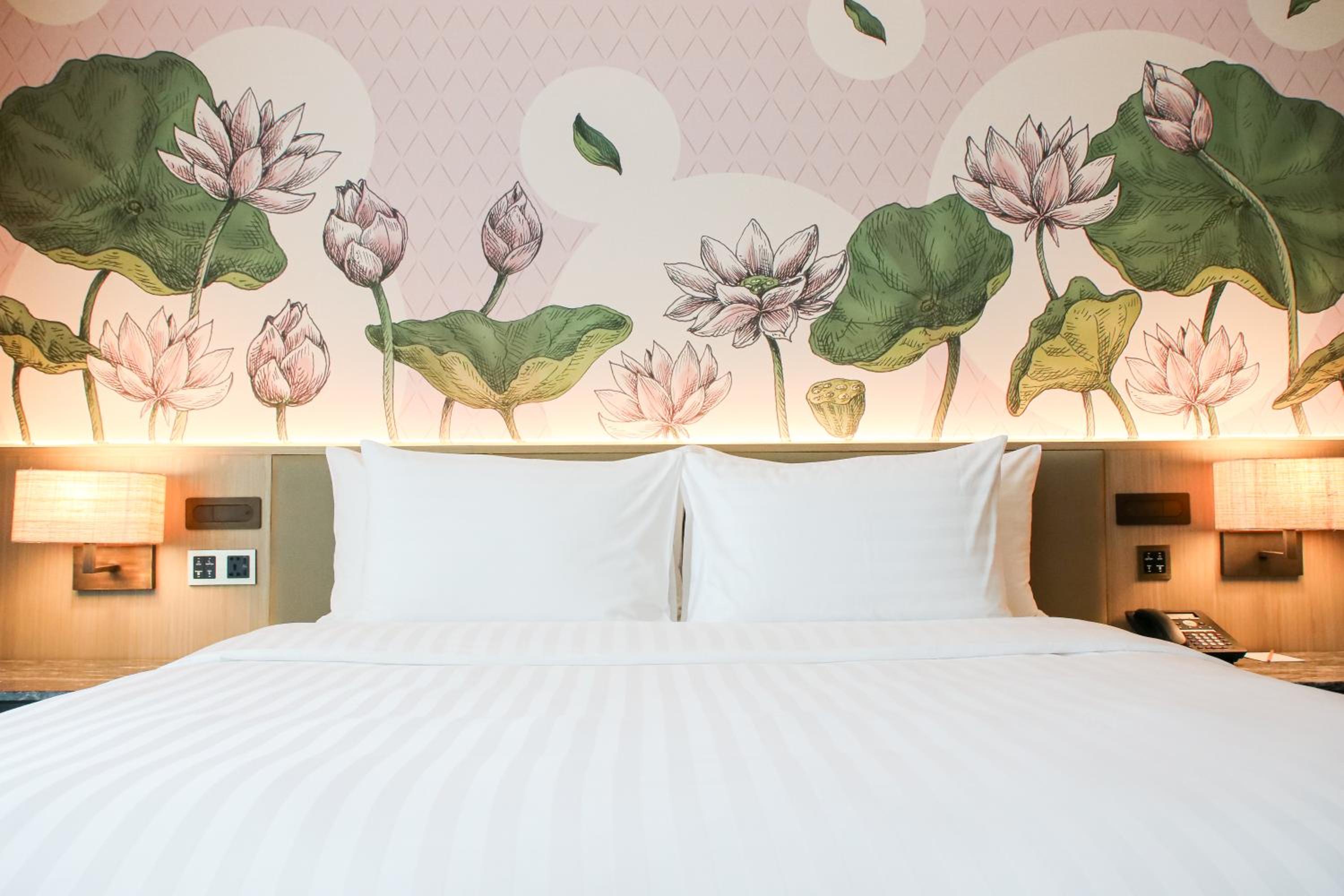 Lotus Suite with Sky Porch thumbnail 6