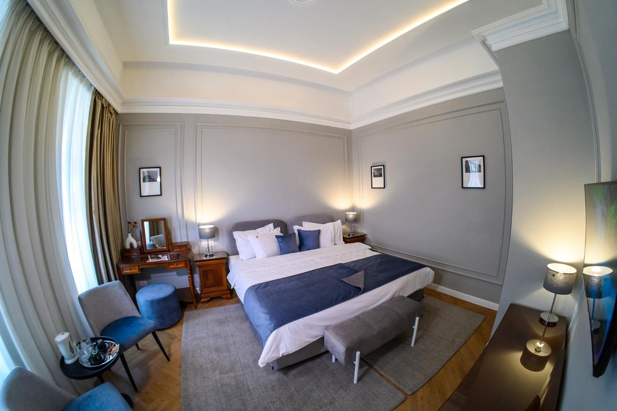 Deluxe Double or Twin Room - Photo 6