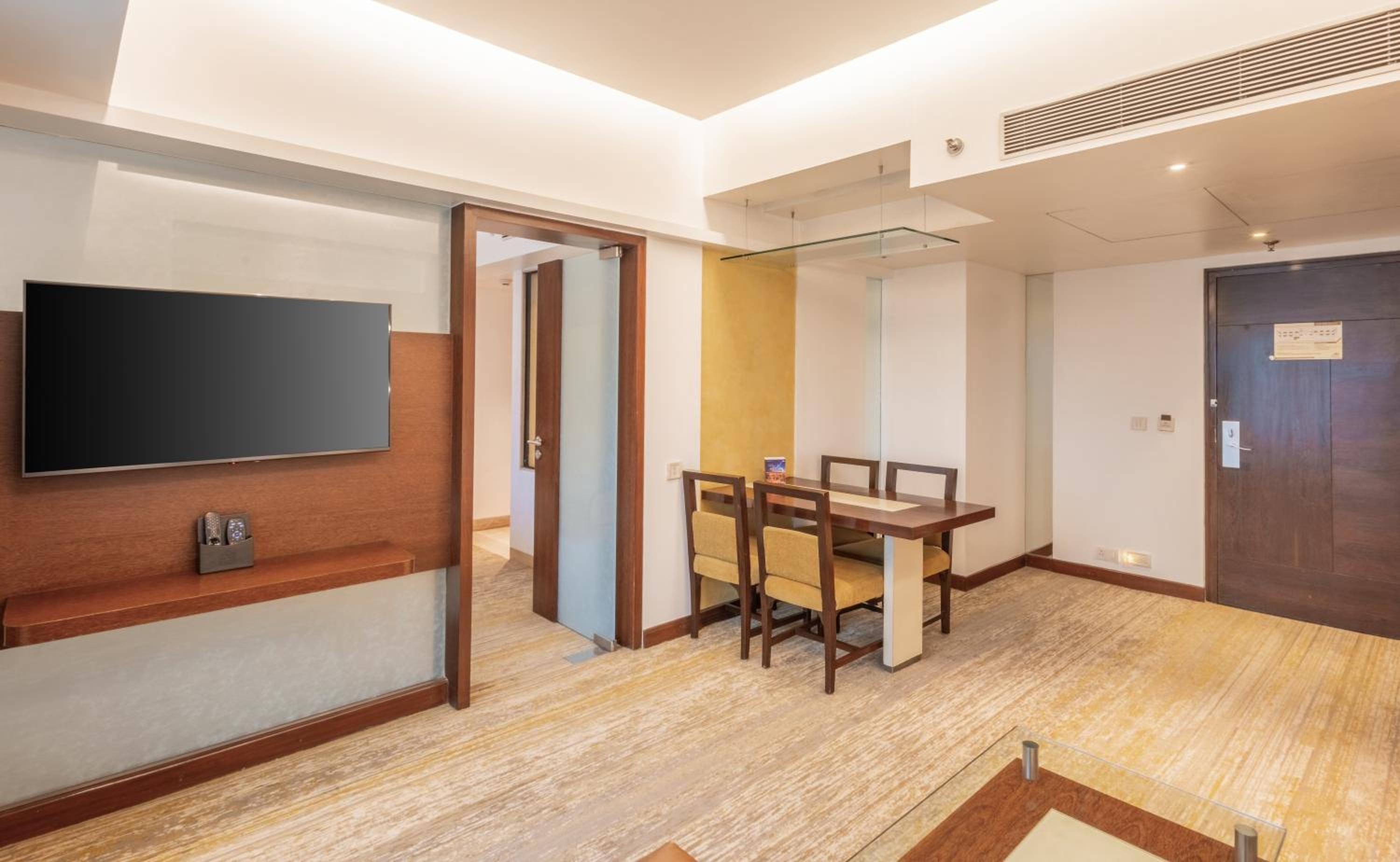 Grand Suite with Two Way Airport Transfers photo 1