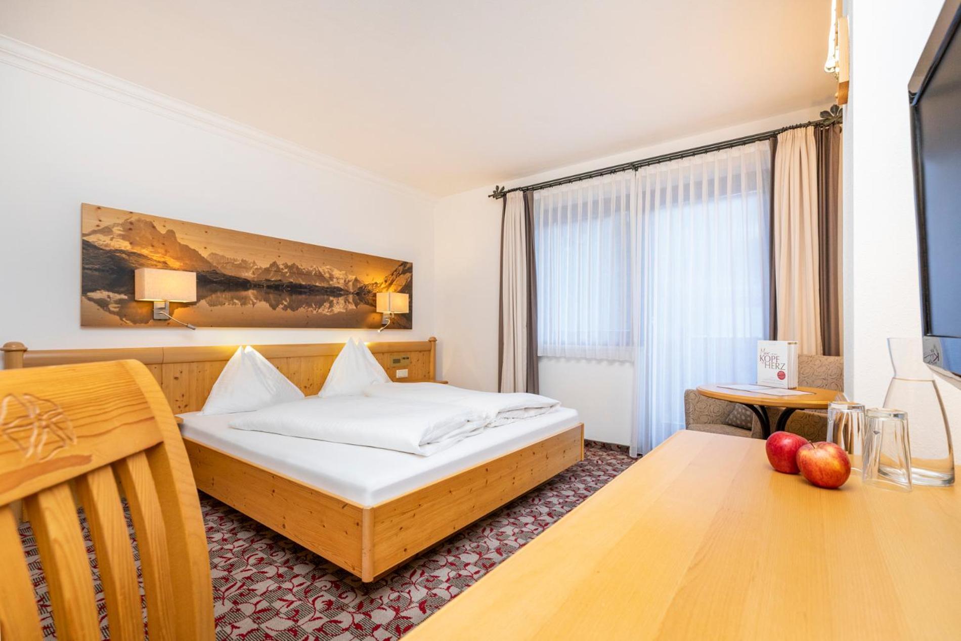 Double Room with Extra Bed - Photo 1