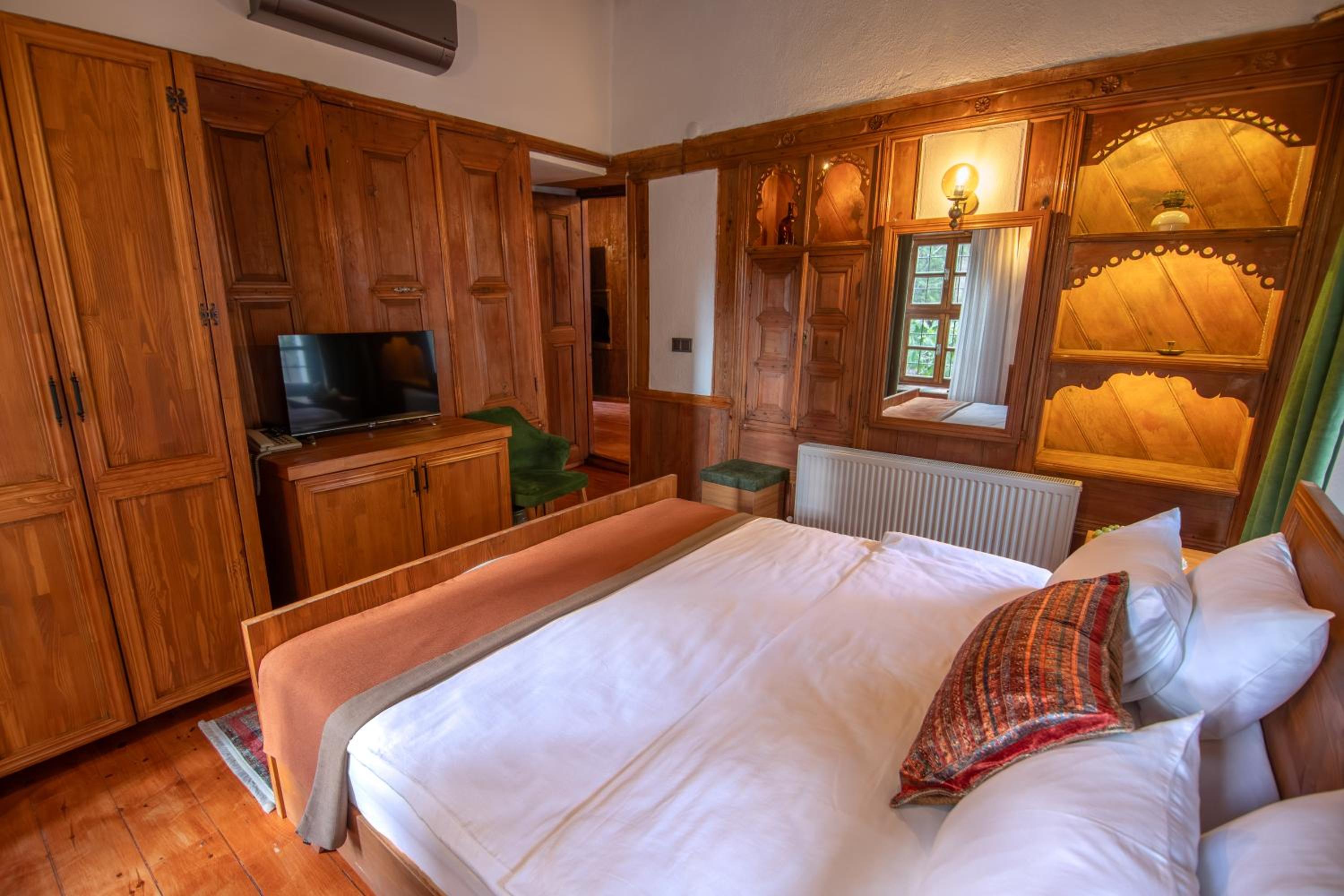 Deluxe Double Room photo 3