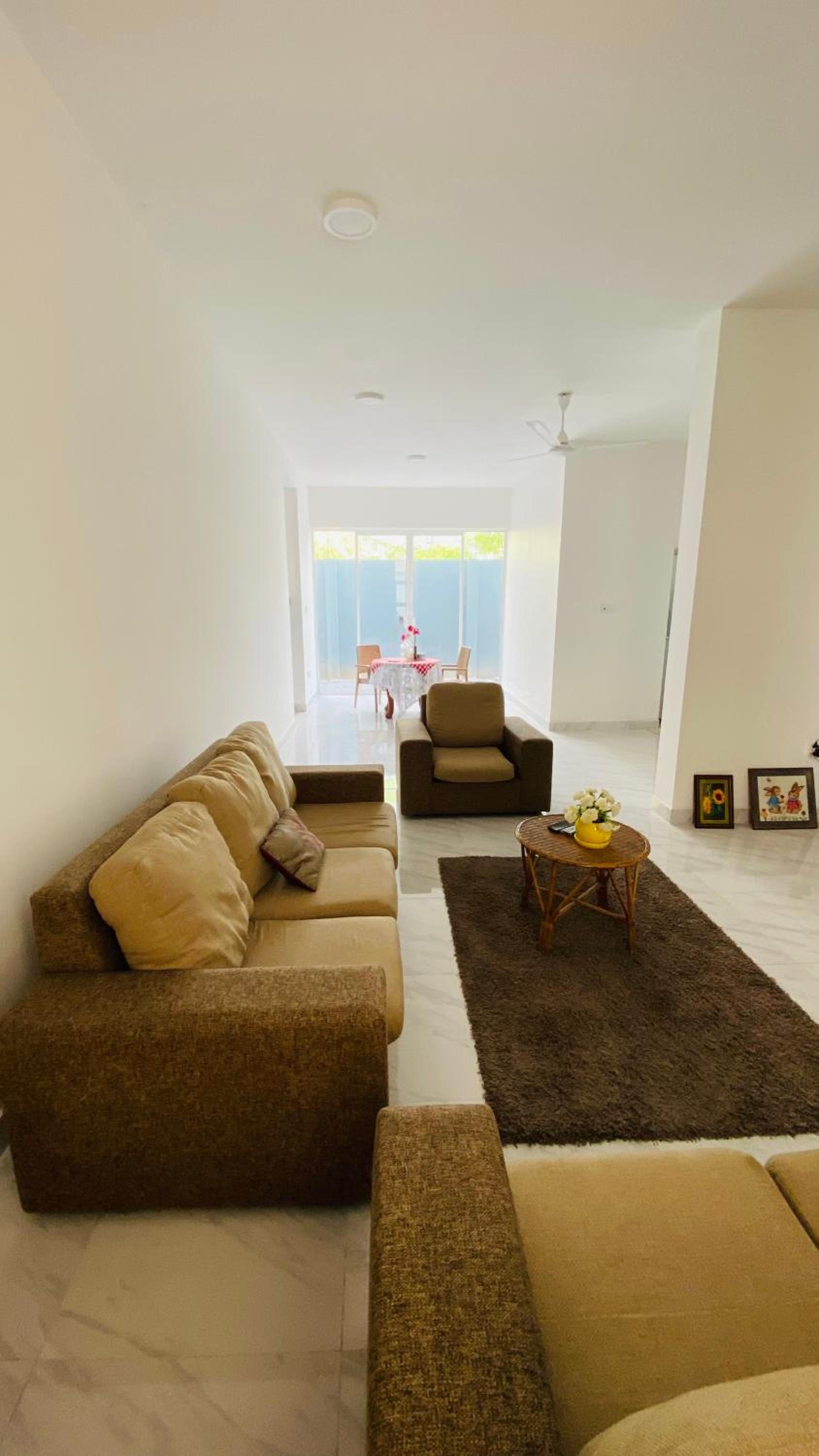 One-Bedroom Apartment photo 1