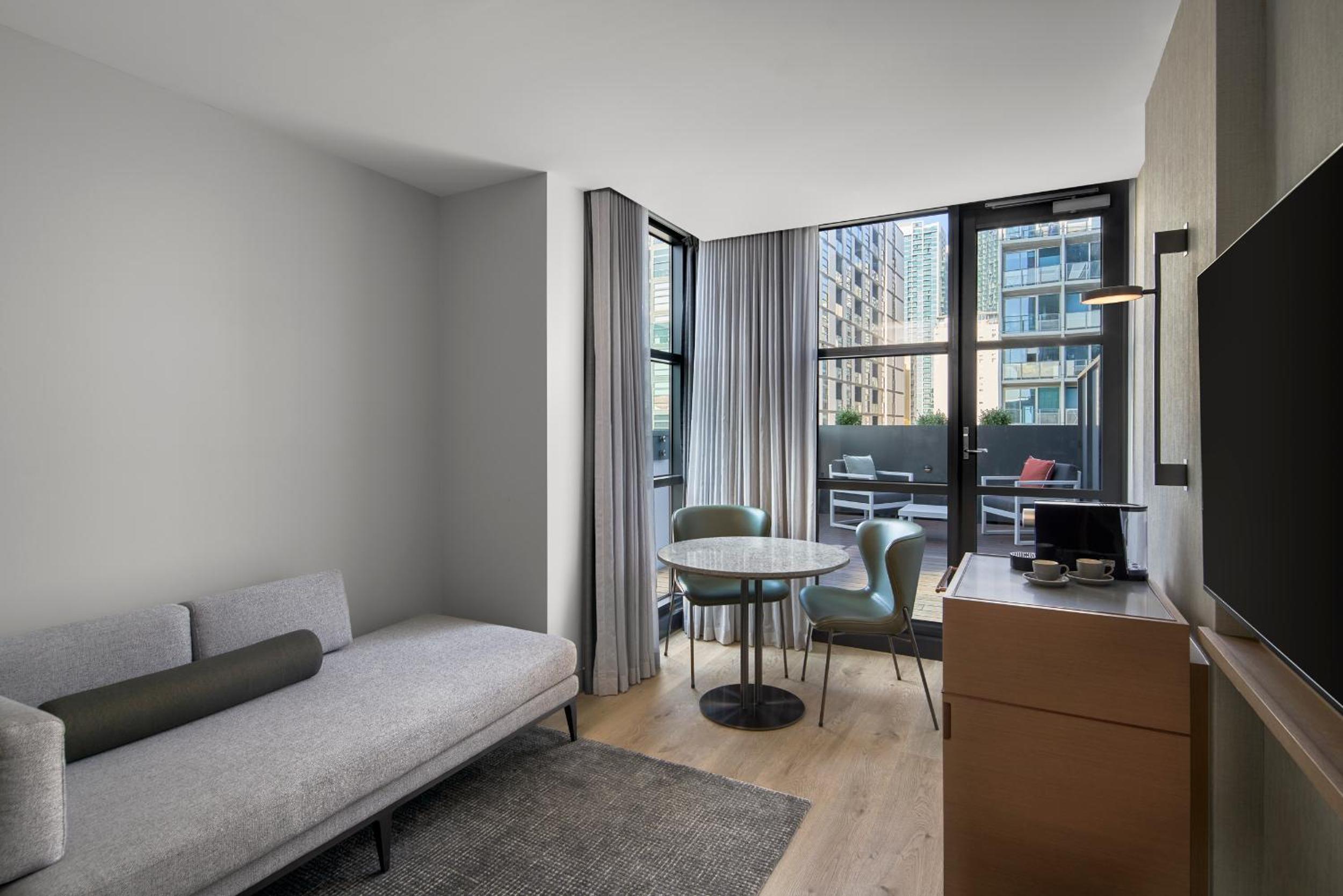 King Suite with City View - Photo 1