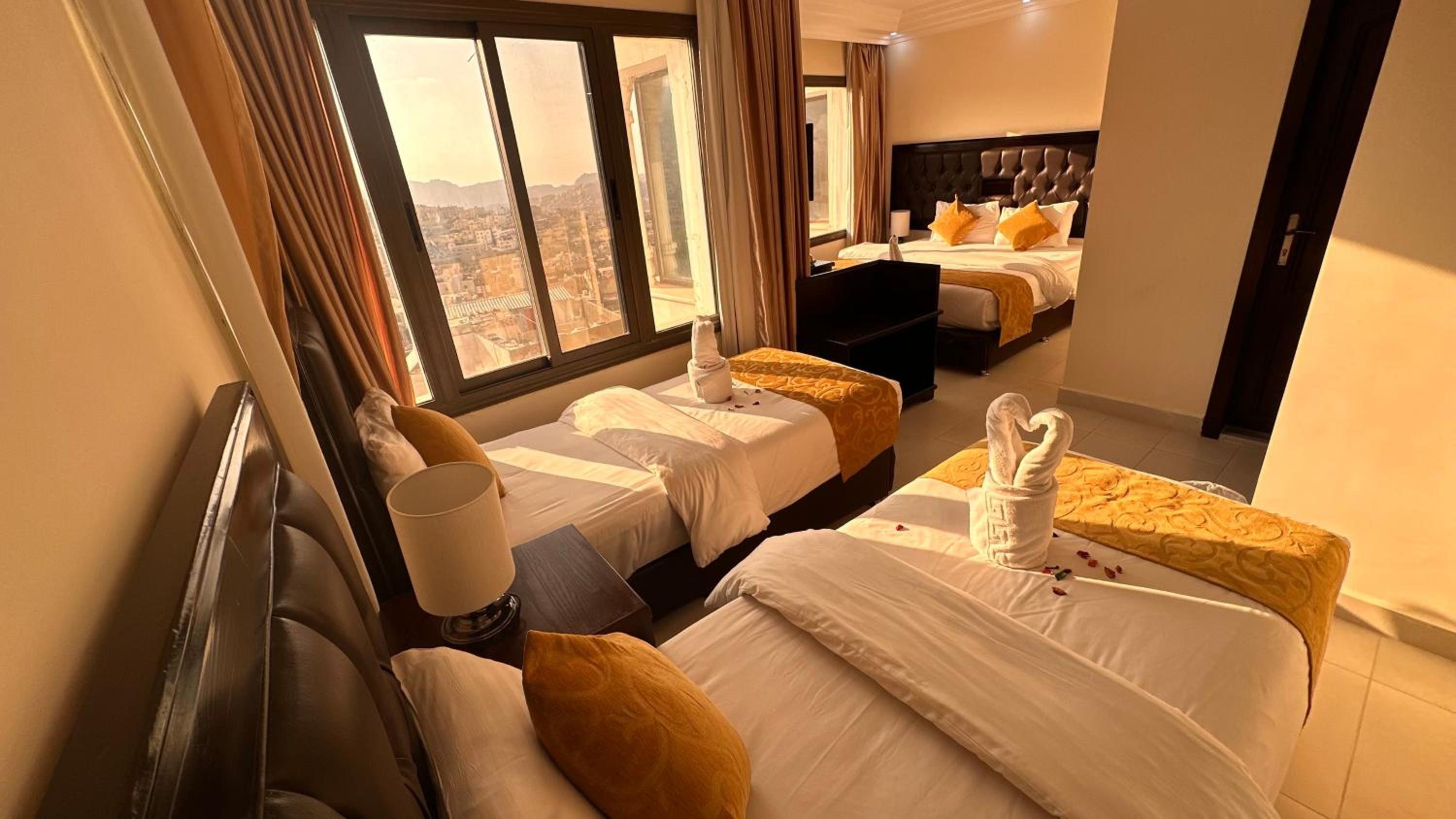 Quadruple Room - Photo 3