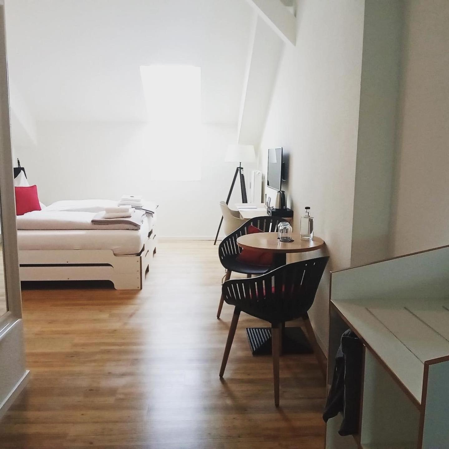Double Room - Photo 11