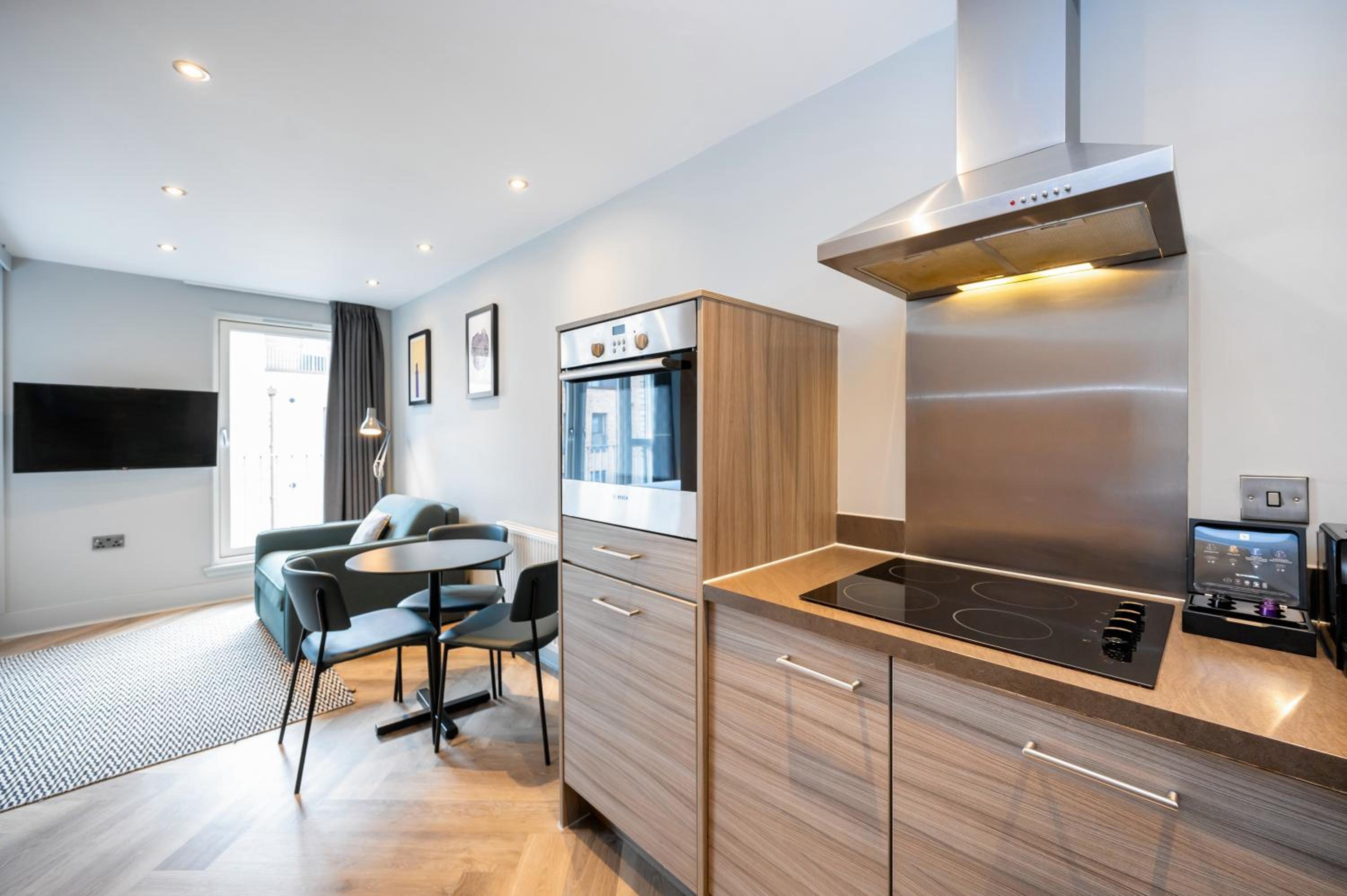 One-Bedroom Apartment Open Plan thumbnail 5