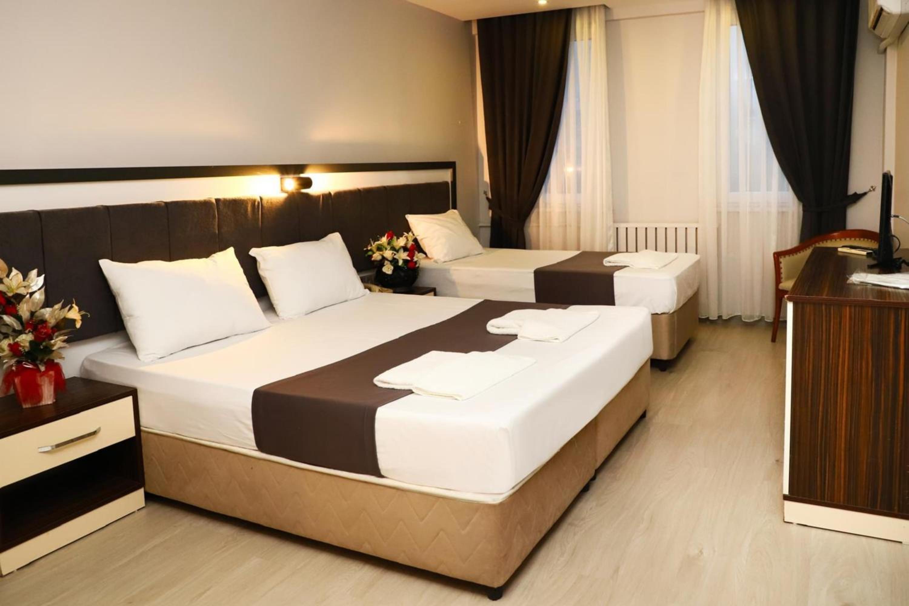 Triple Room with City View