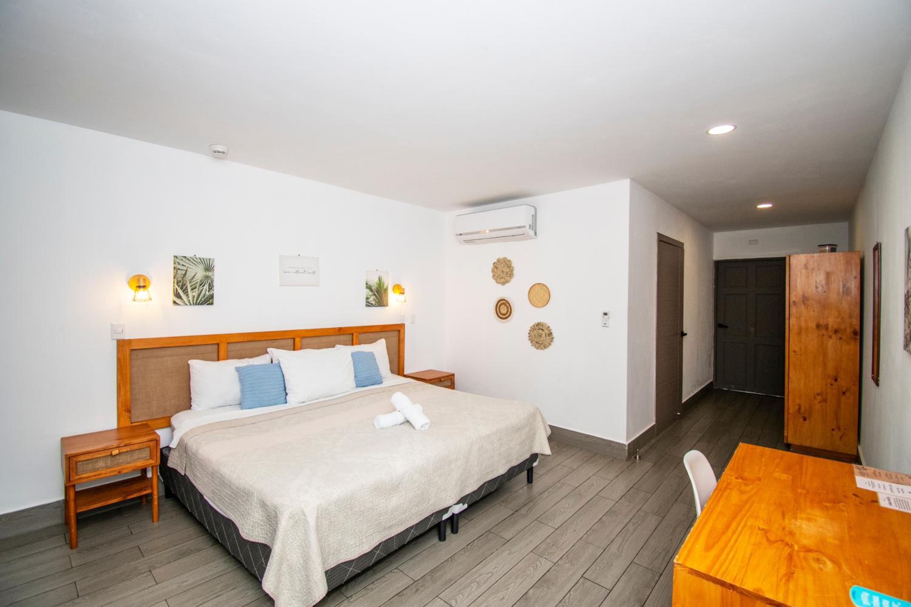Deluxe Double or Twin Room with Pool Access