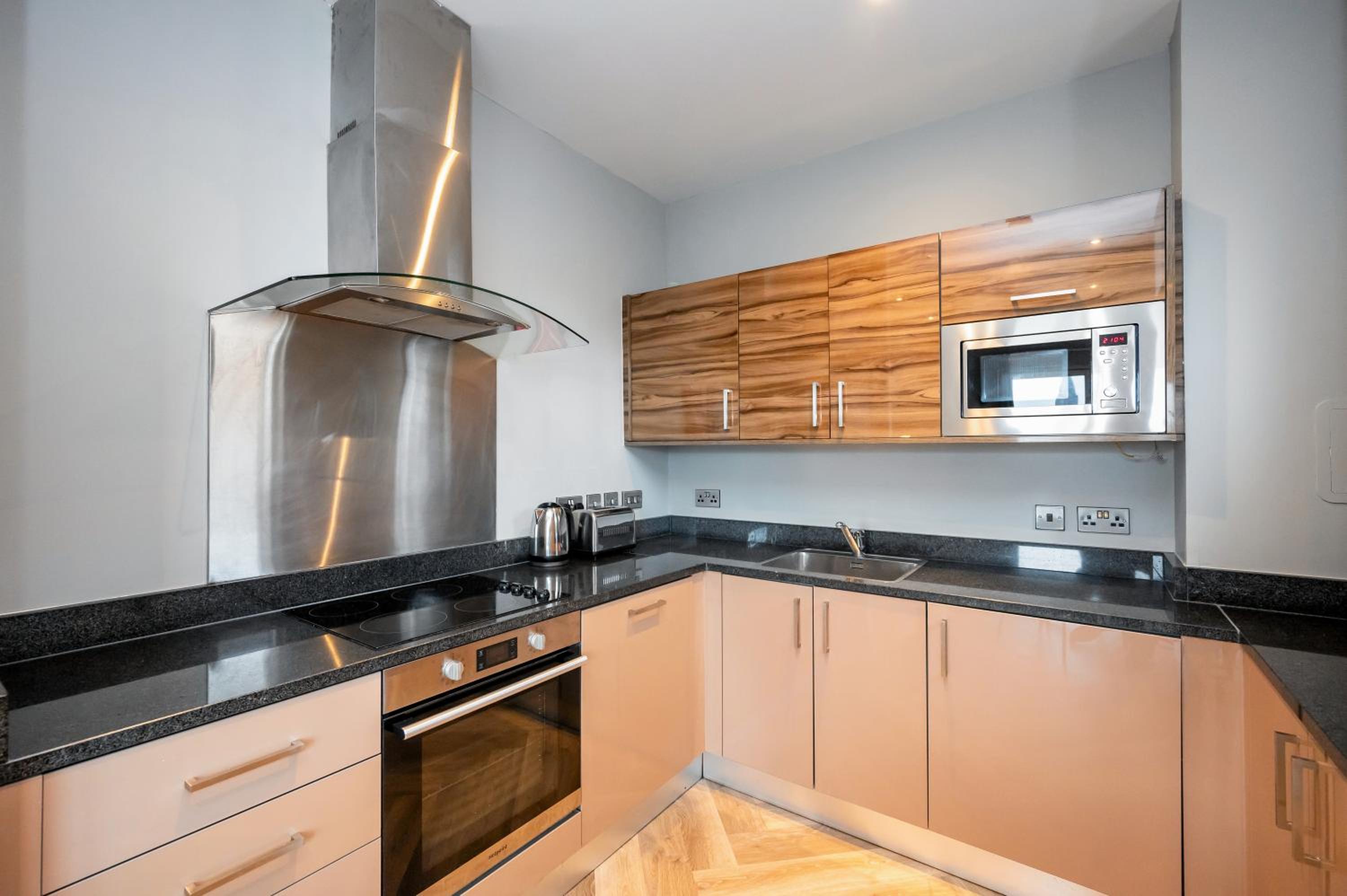 Two-Bedroom Apartment (6 Adults)