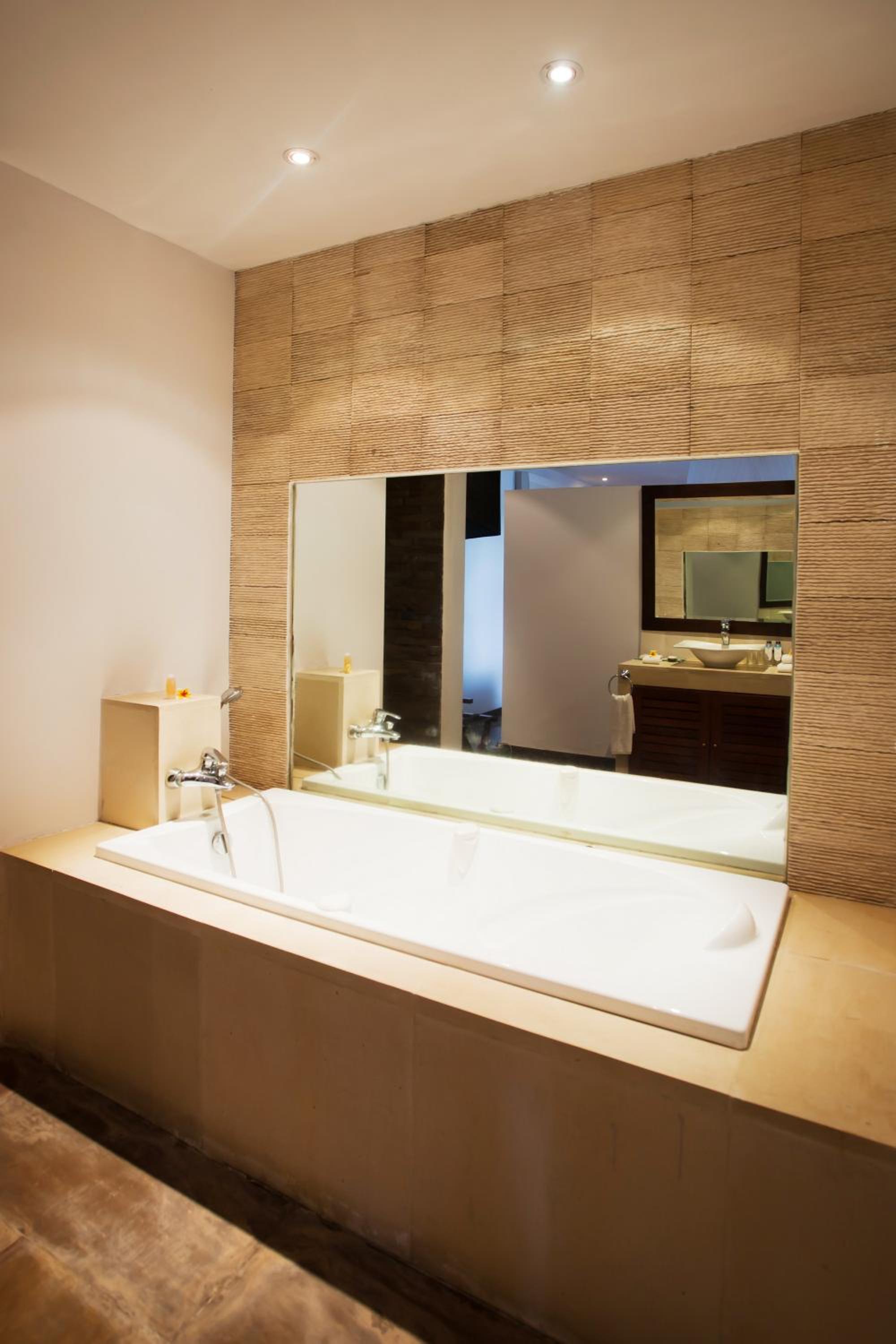 Three-Bedroom Villa with Private Pool - Photo 11