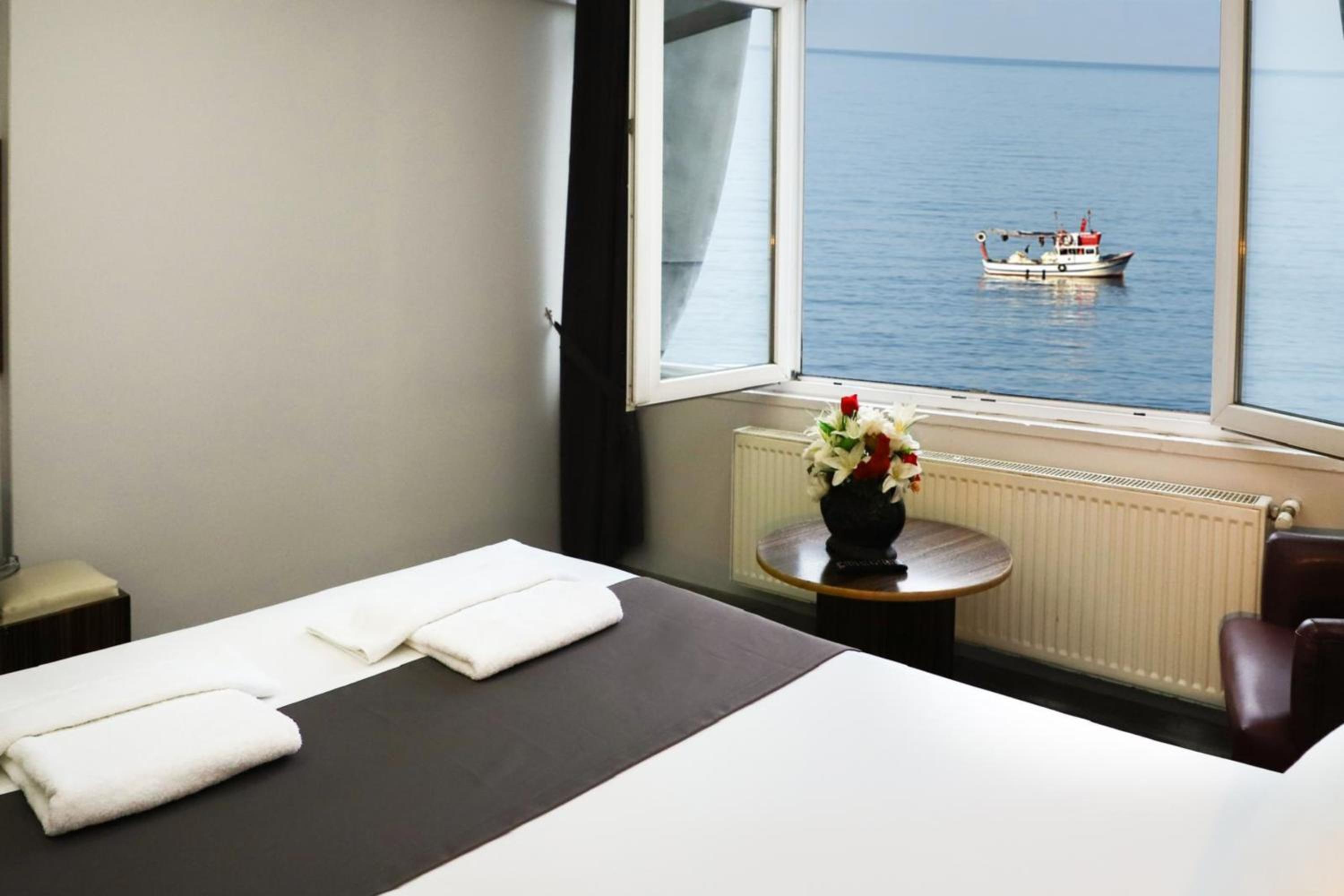 Triple Room with Sea View