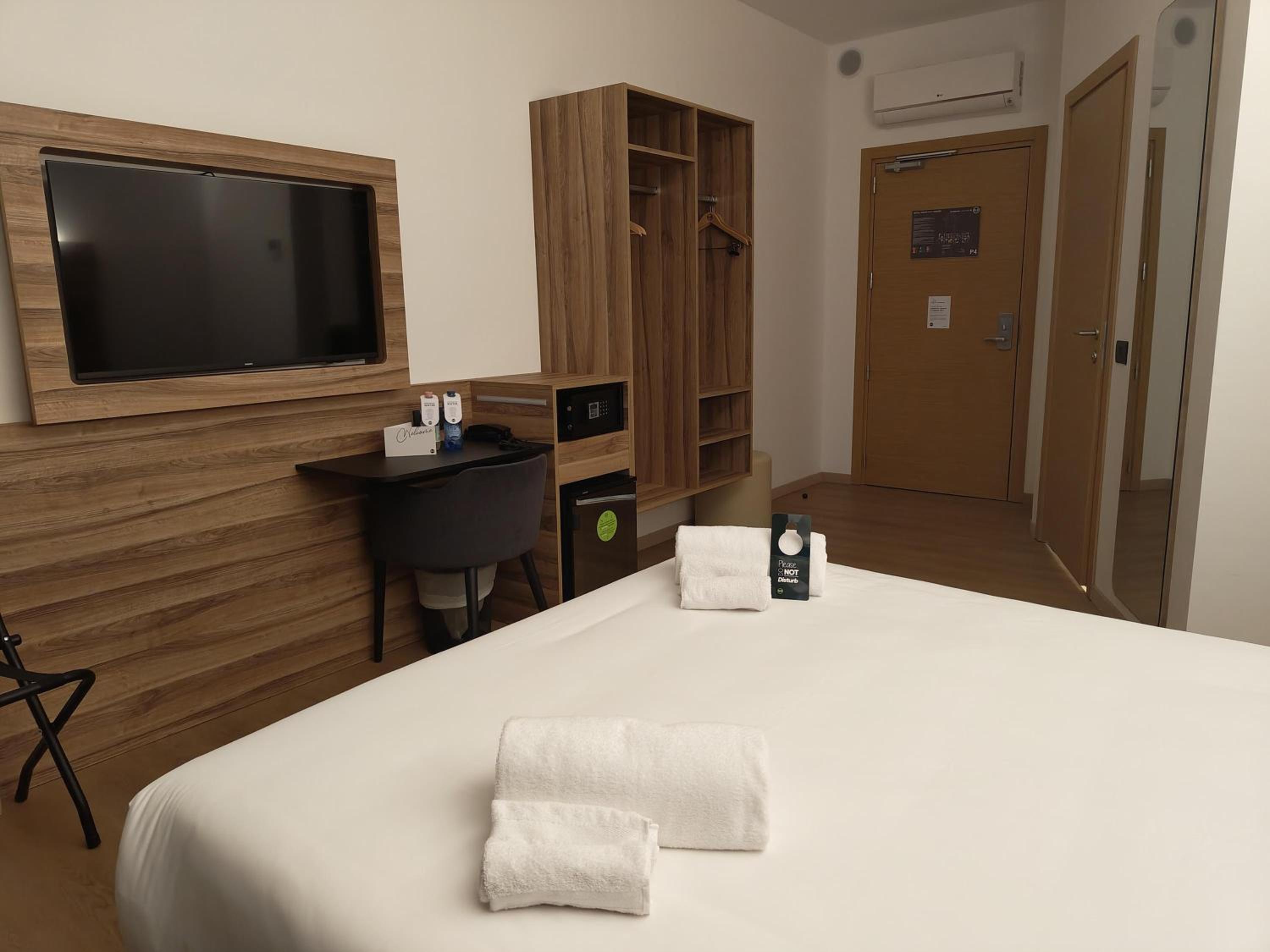 Deluxe Double Room photo 2