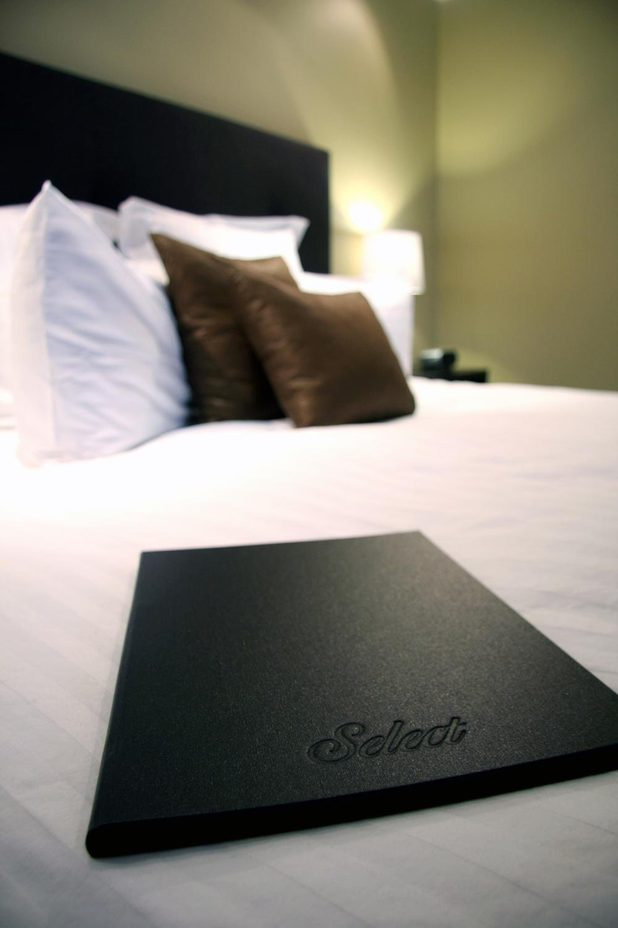 Suite - Photo 11