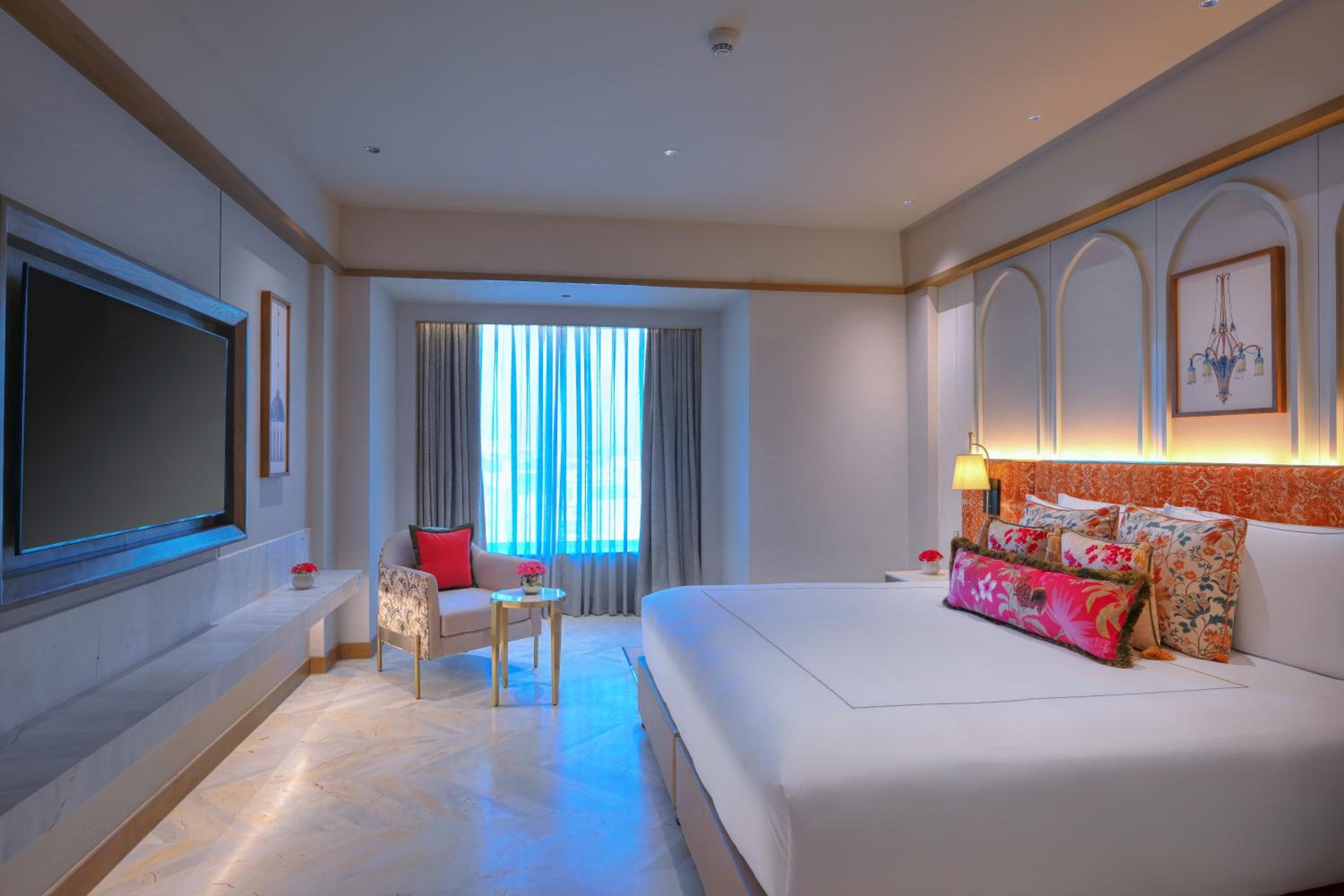 Deluxe Suite with 15% discount on food, beverages, laundry and spa - Photo 2