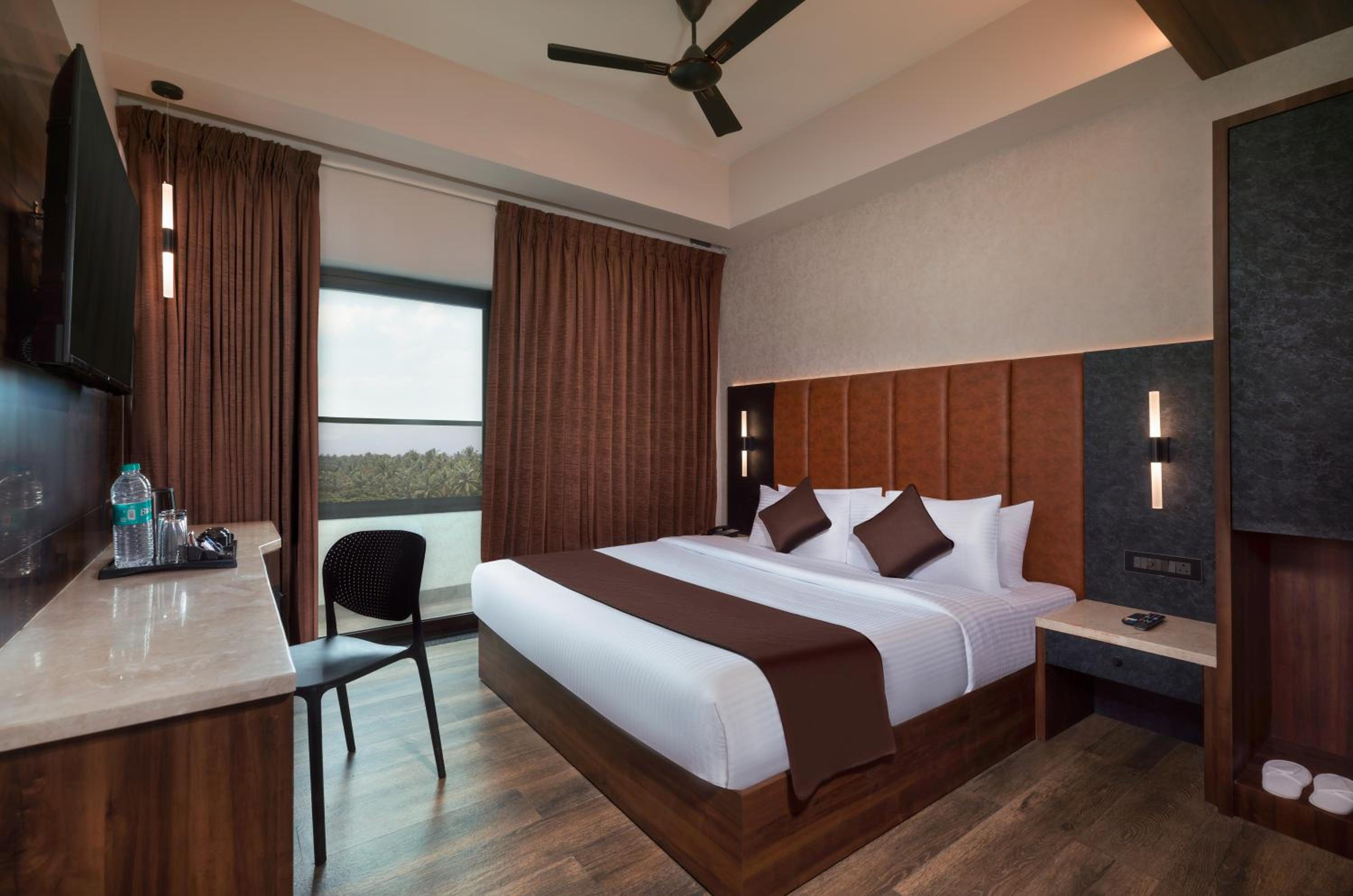 Executive Room - Photo 1