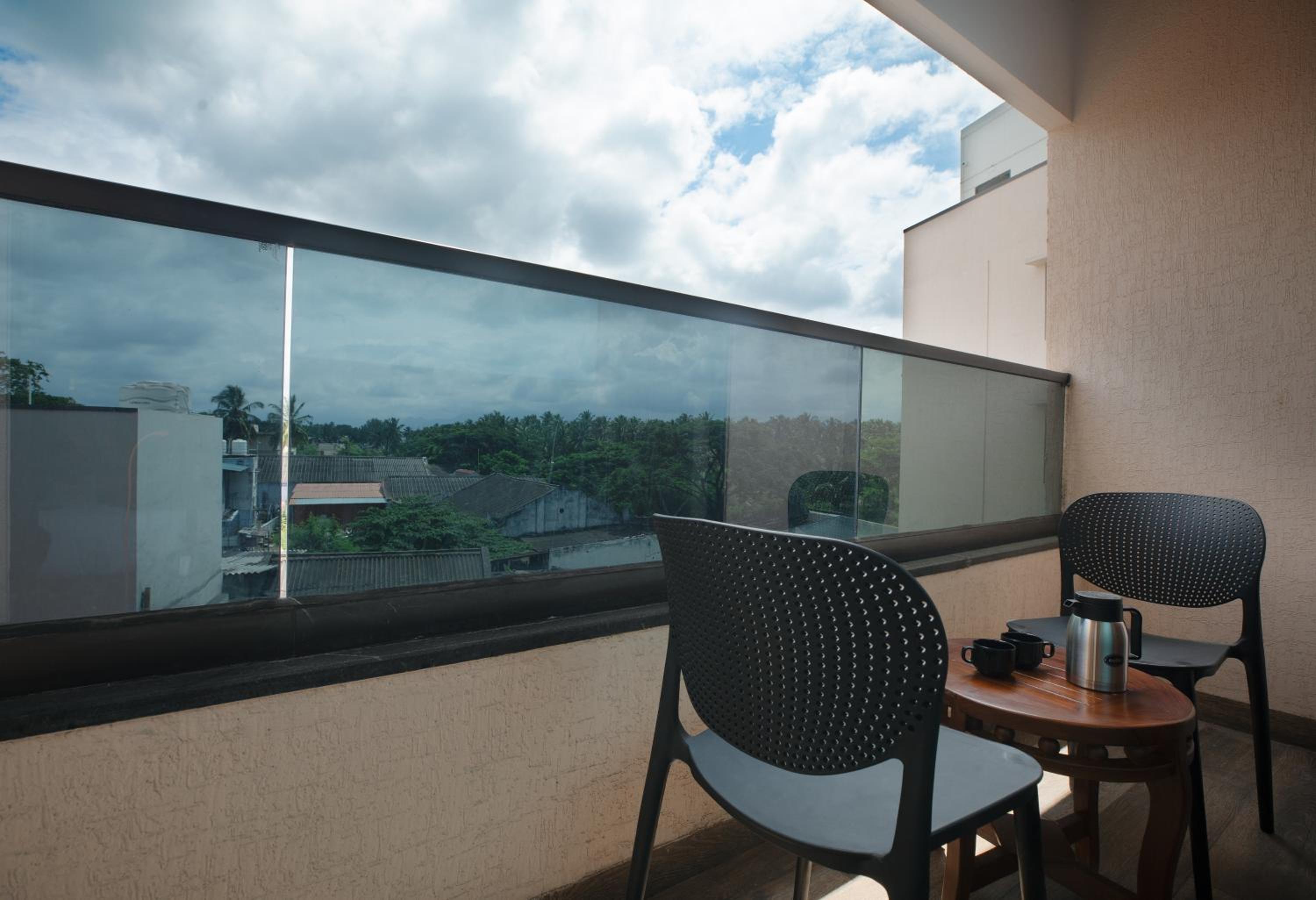 Executive Room - Photo 8