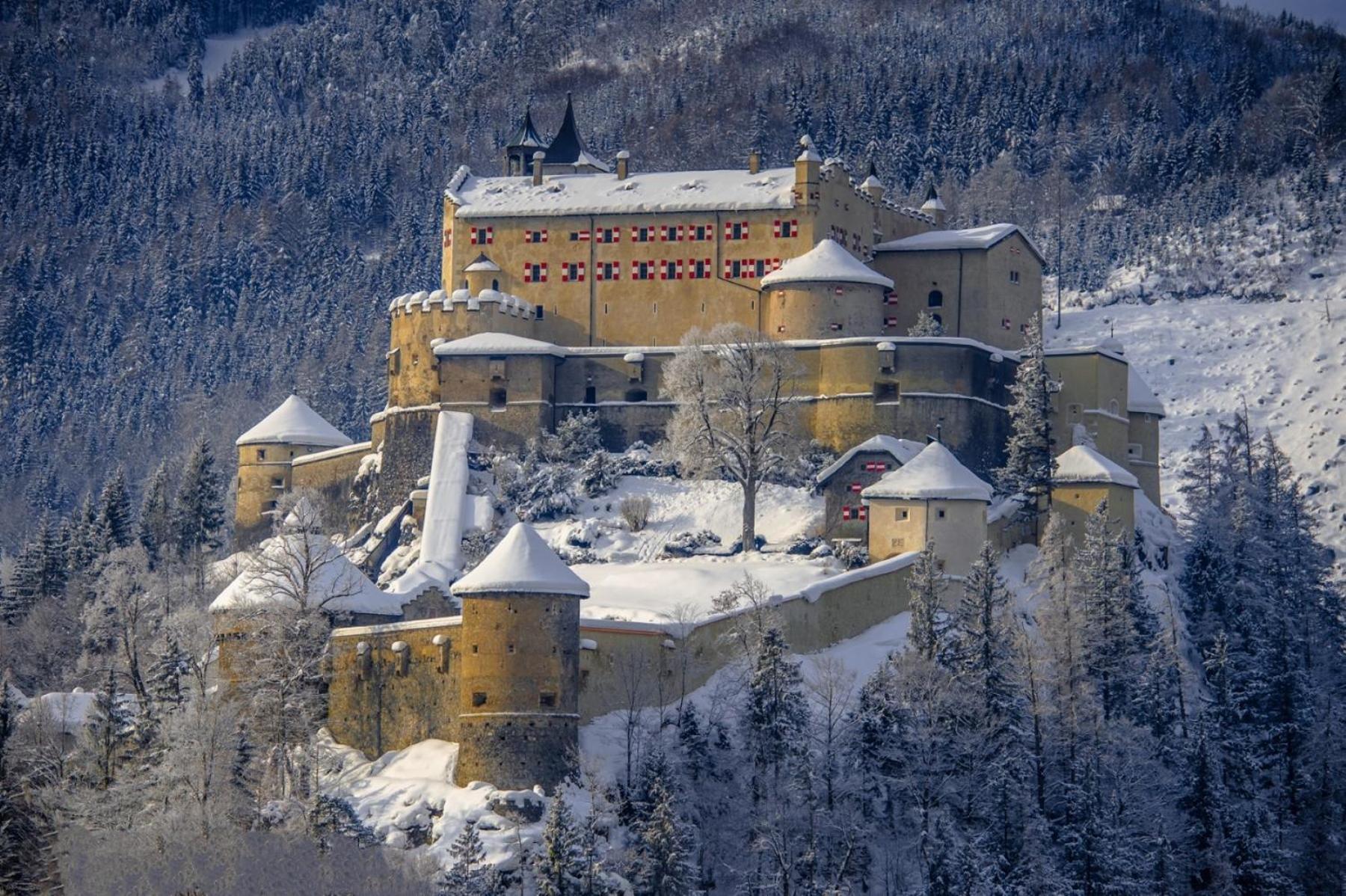 Small Deluxe Double Room with Castle view and Balkony photo 2
