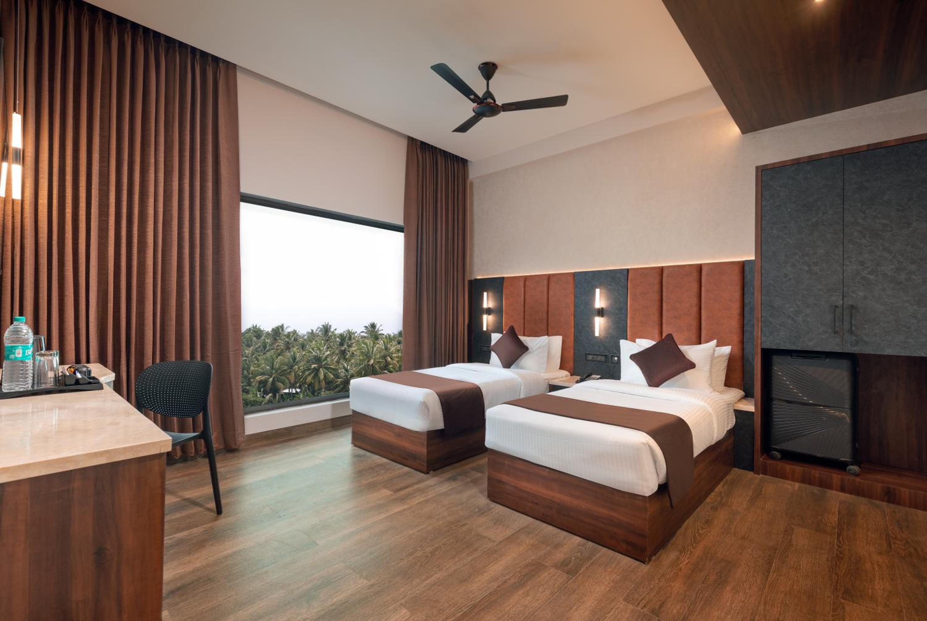 Executive Twin Room - Photo 8