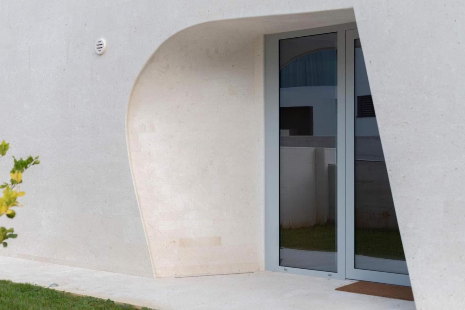 Villa photo 2