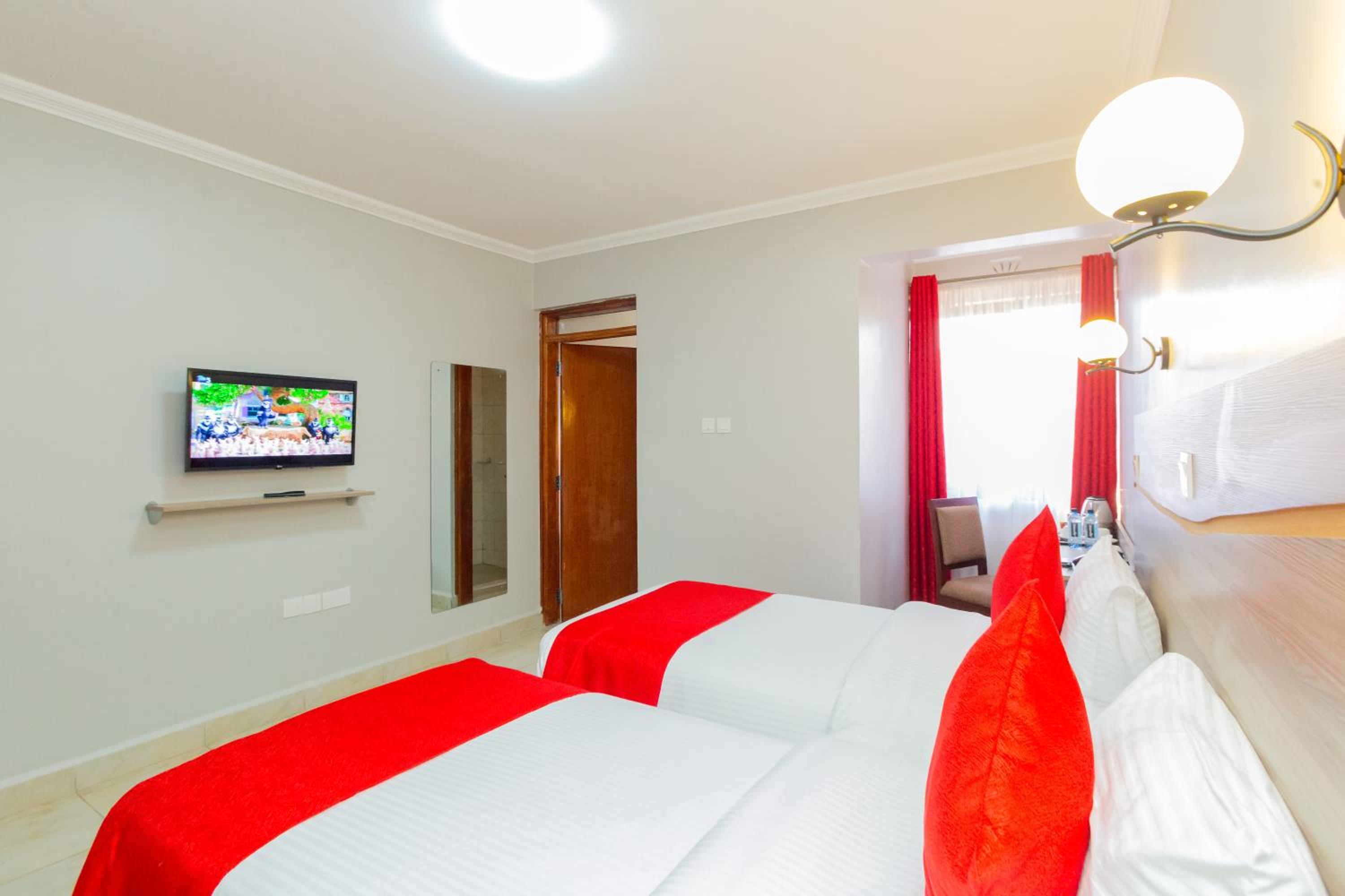 Standard Twin Room - Photo 5