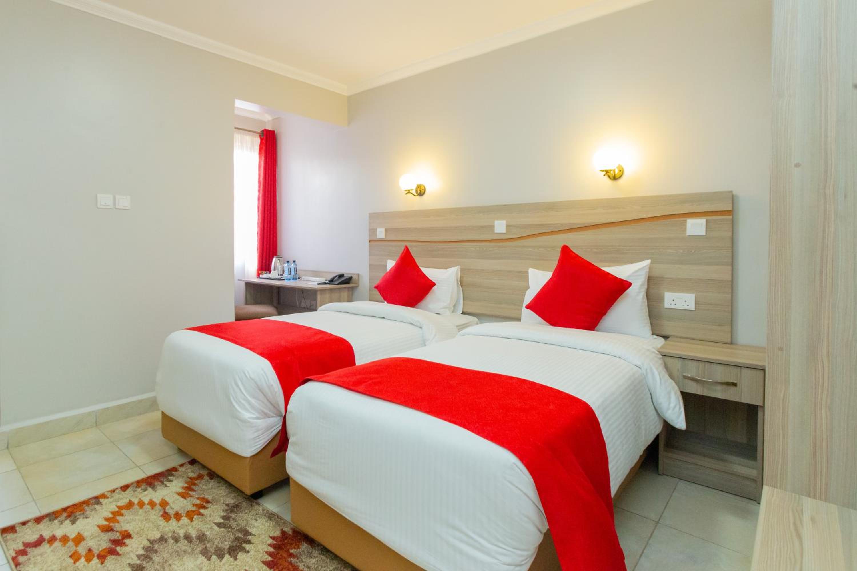 Standard Twin Room - Photo 1