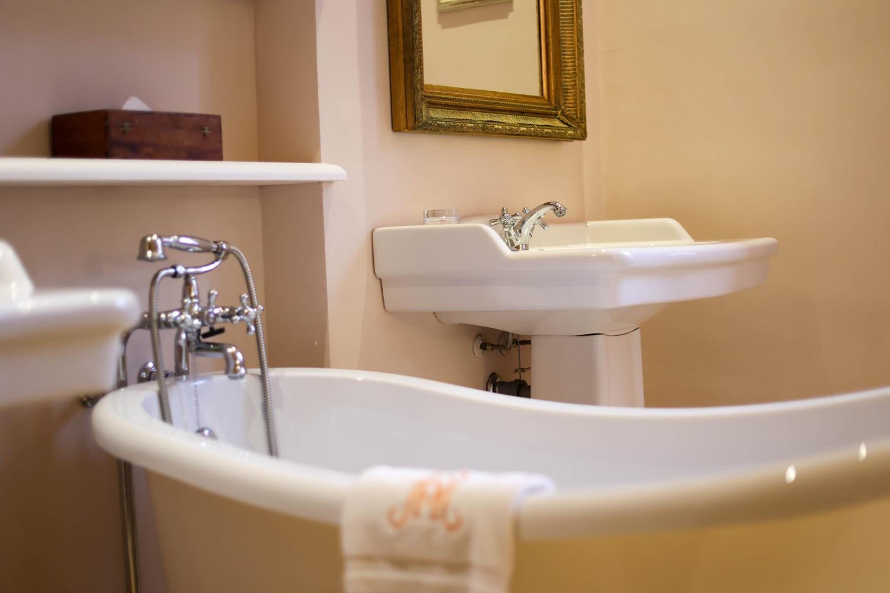 Superior Queen Room - Photo 8